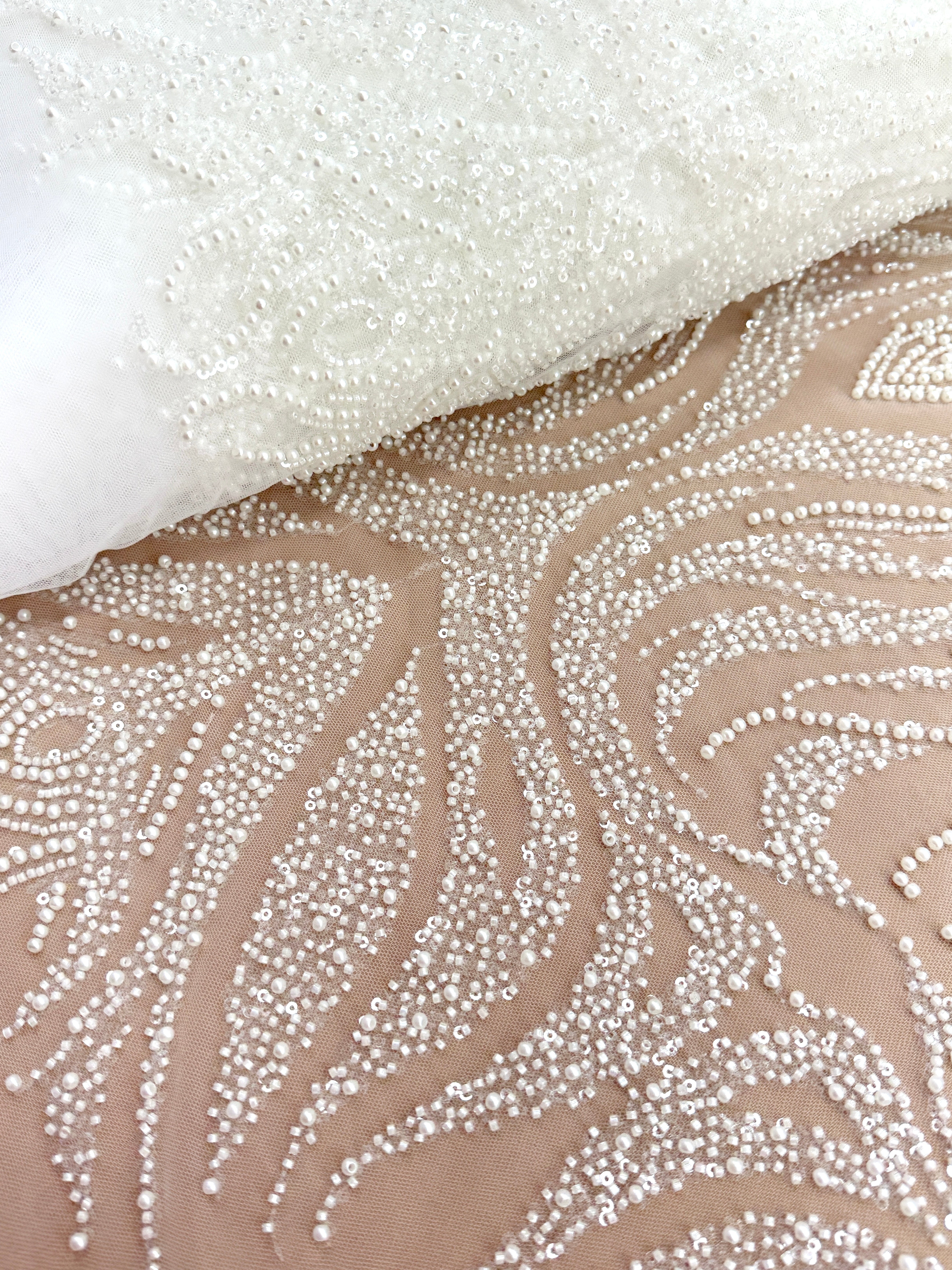 Dantela Ivory cu Model Geometric, cu Perle, Margele si Paiete