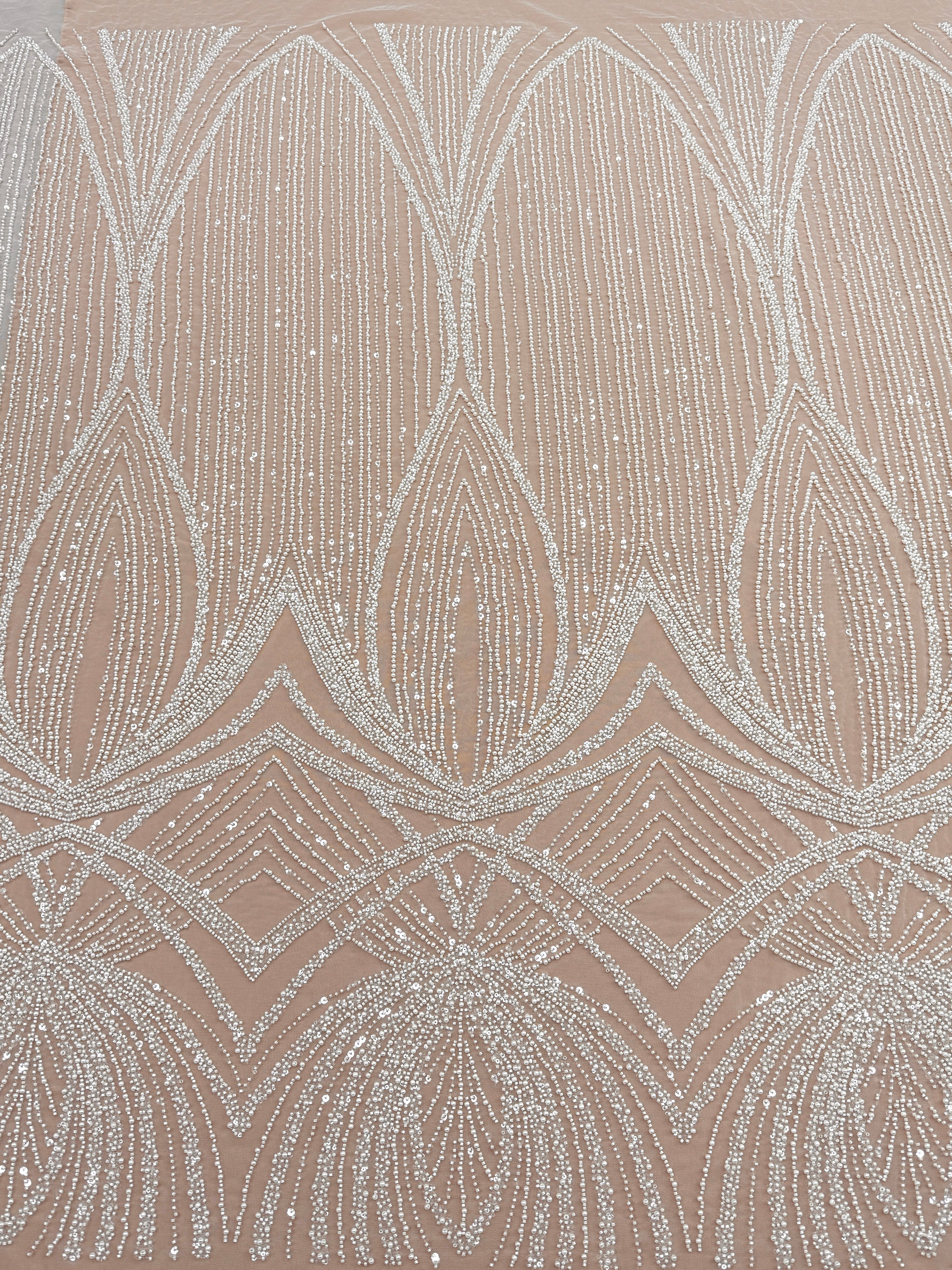 Dantela Ivory cu Model Geometric, cu Perle, Margele si Paiete