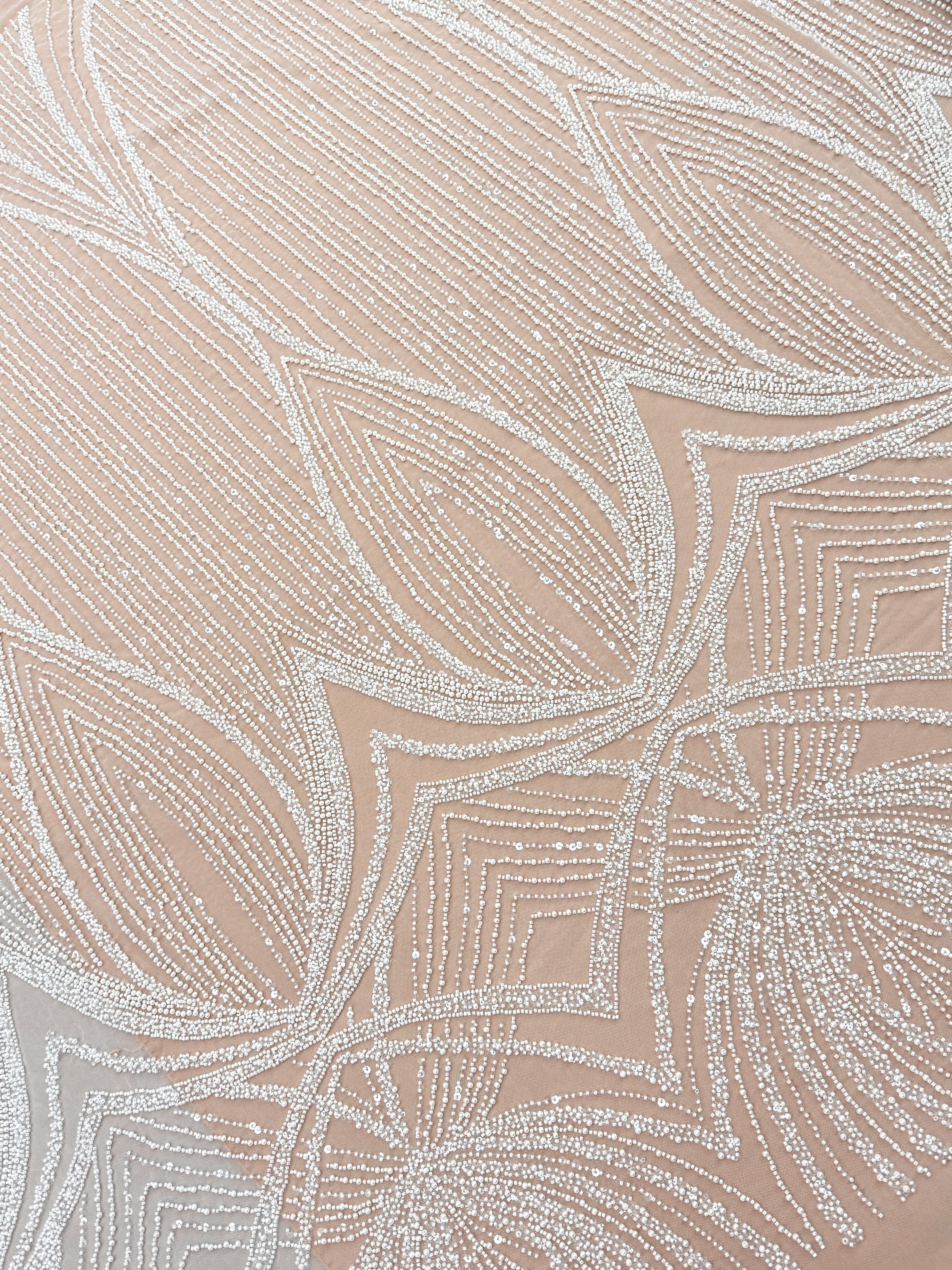 Dantela Ivory cu Model Geometric, cu Perle, Margele si Paiete