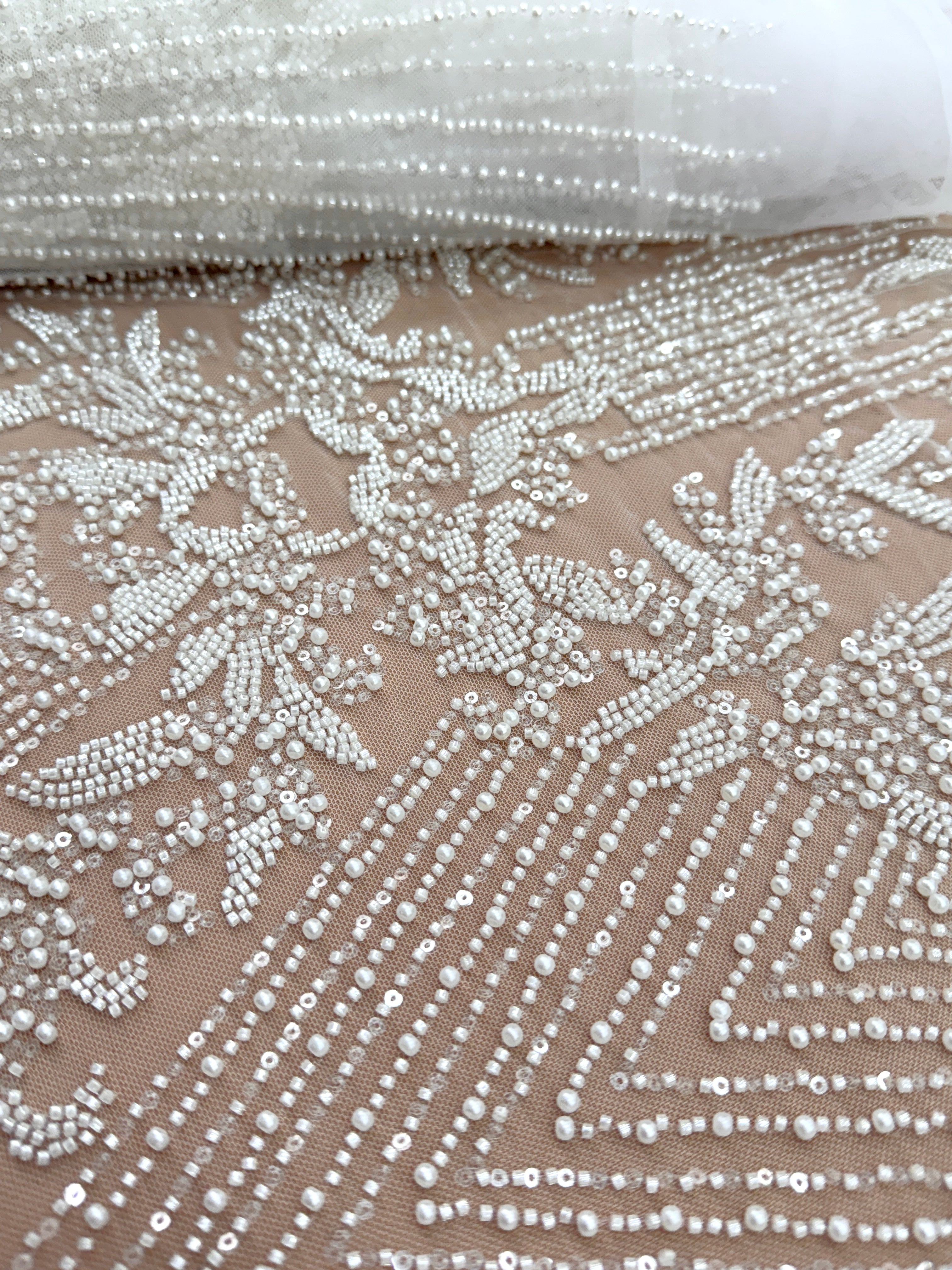 Dantela Ivory cu Model Geometric, cu Perle, Margele si Paiete