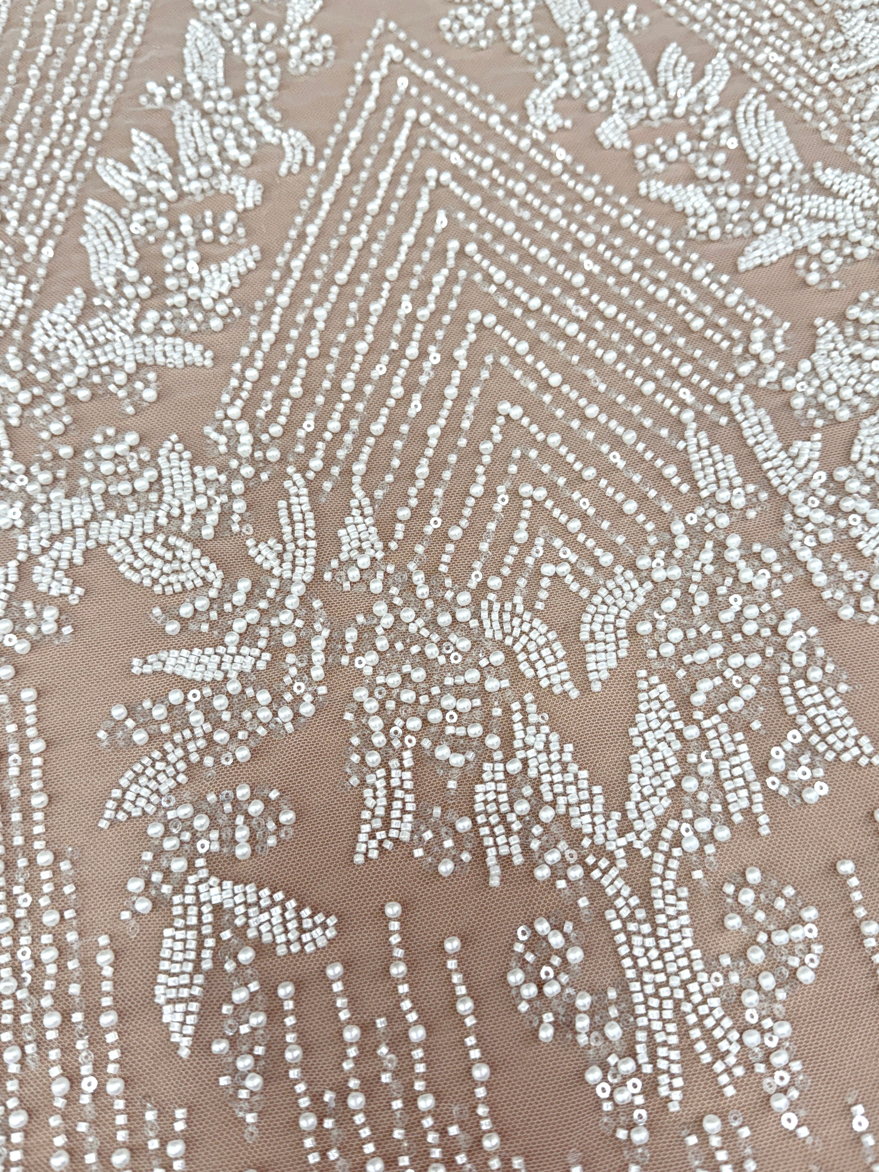 Dantela Ivory cu Model Geometric, cu Perle, Margele si Paiete