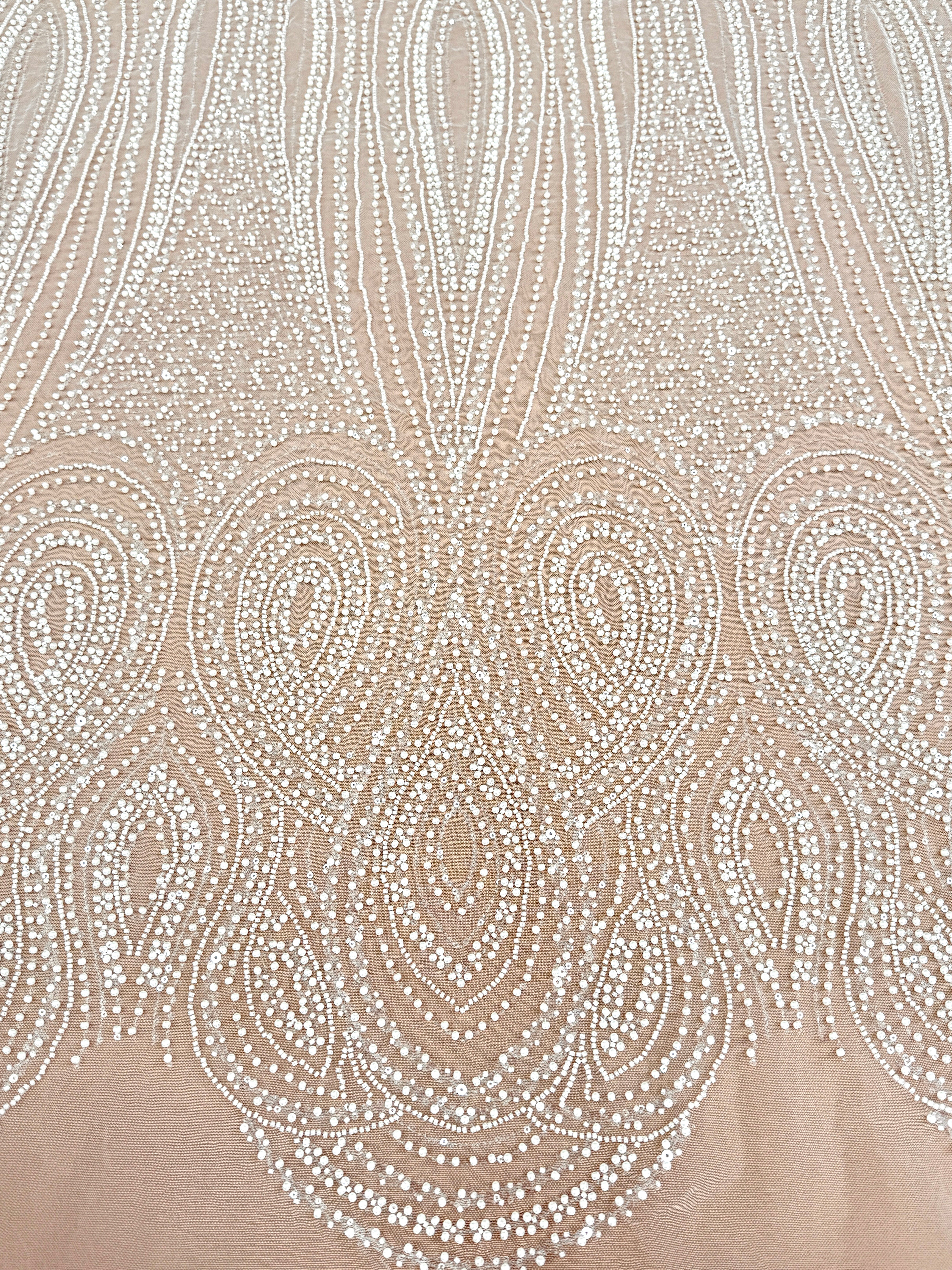 Dantela Ivory cu Model Geometric, cu Perle, Margele si Paiete