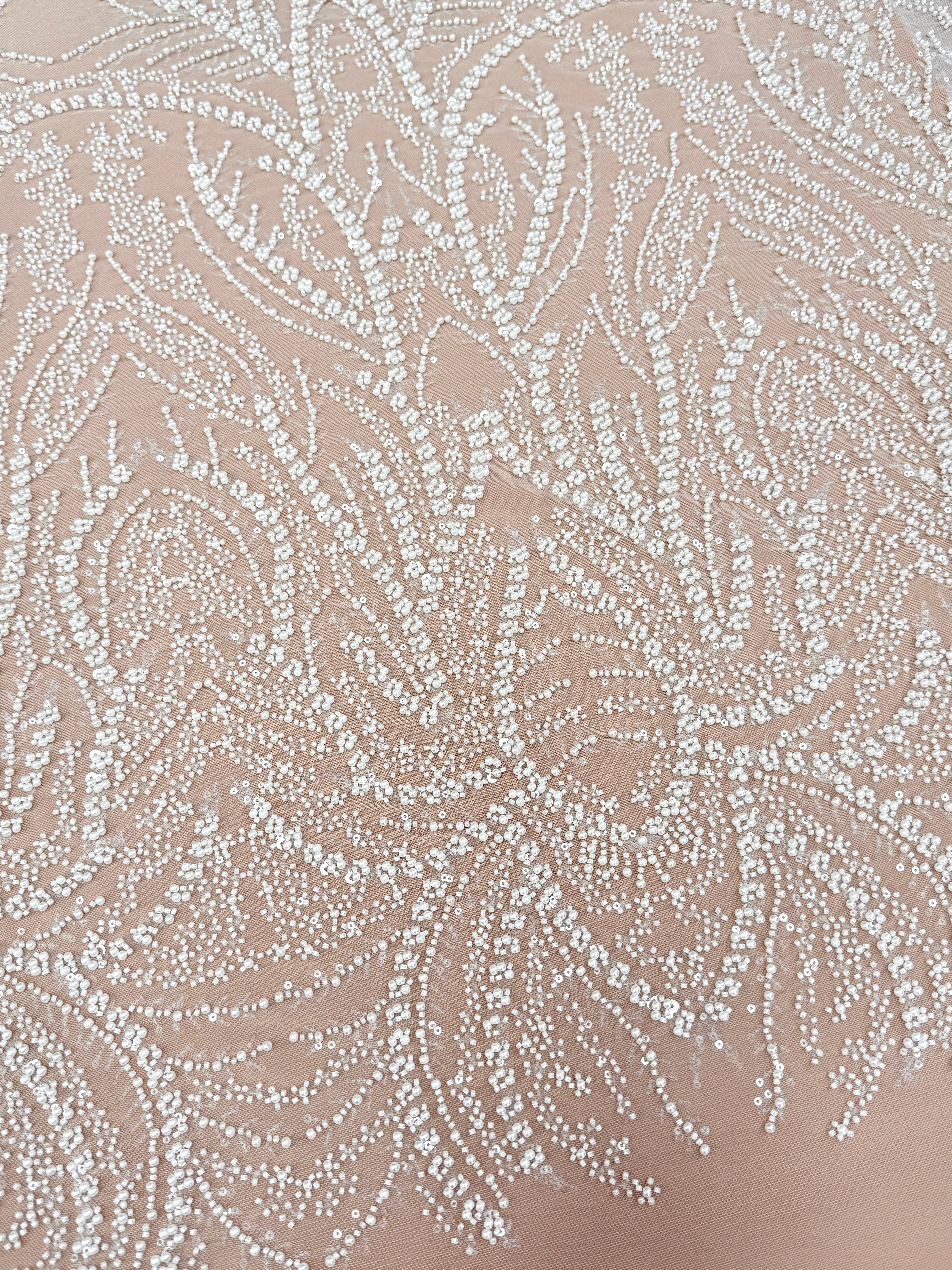 Dantela Ivory cu Model Geometric, cu Perle, Margele si Paiete