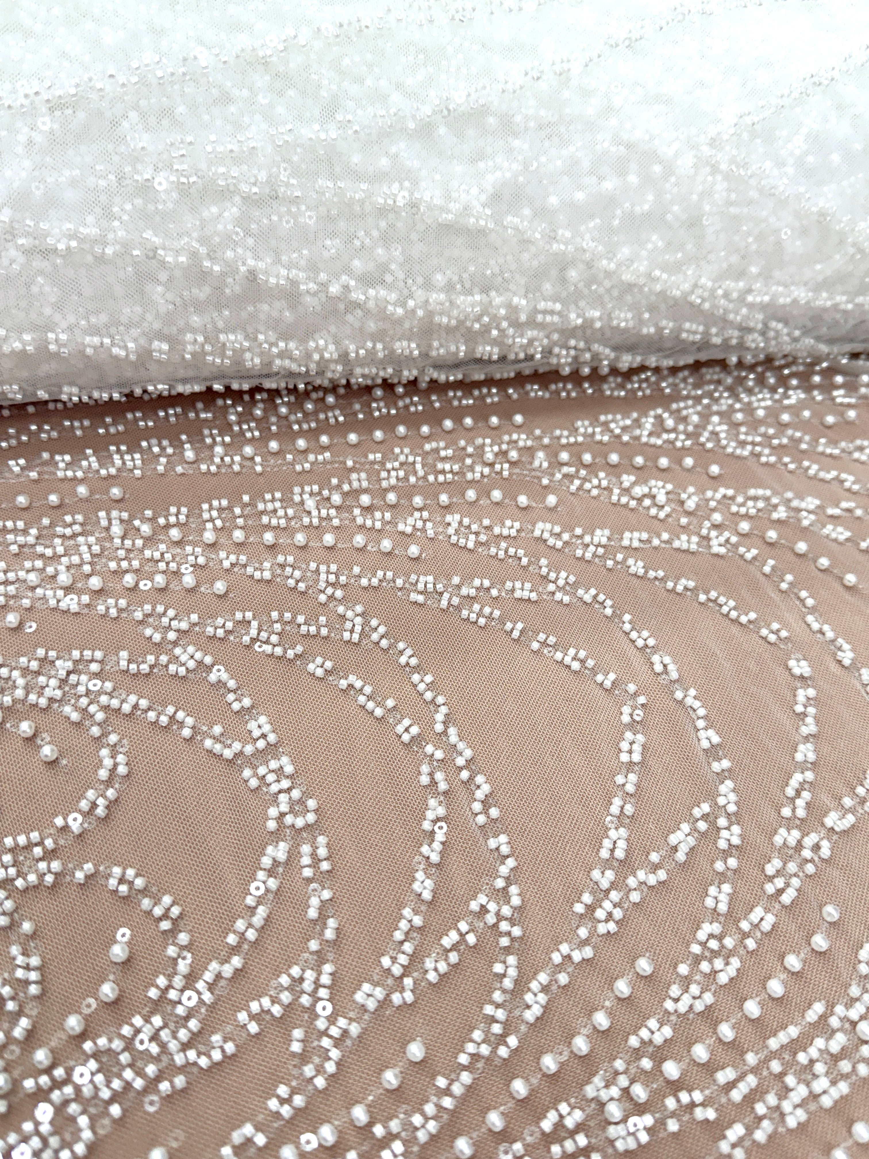 Dantela Ivory cu Model Liniar, cu Margele si Paiete
