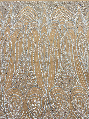 Dantela Couture Argintie pe Tulle Nude cu Model Geometric, cu Perle, Margele si Paiete