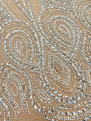 Dantela Couture Argintie pe Tulle Nude cu Model Geometric, cu Perle, Margele si Paiete