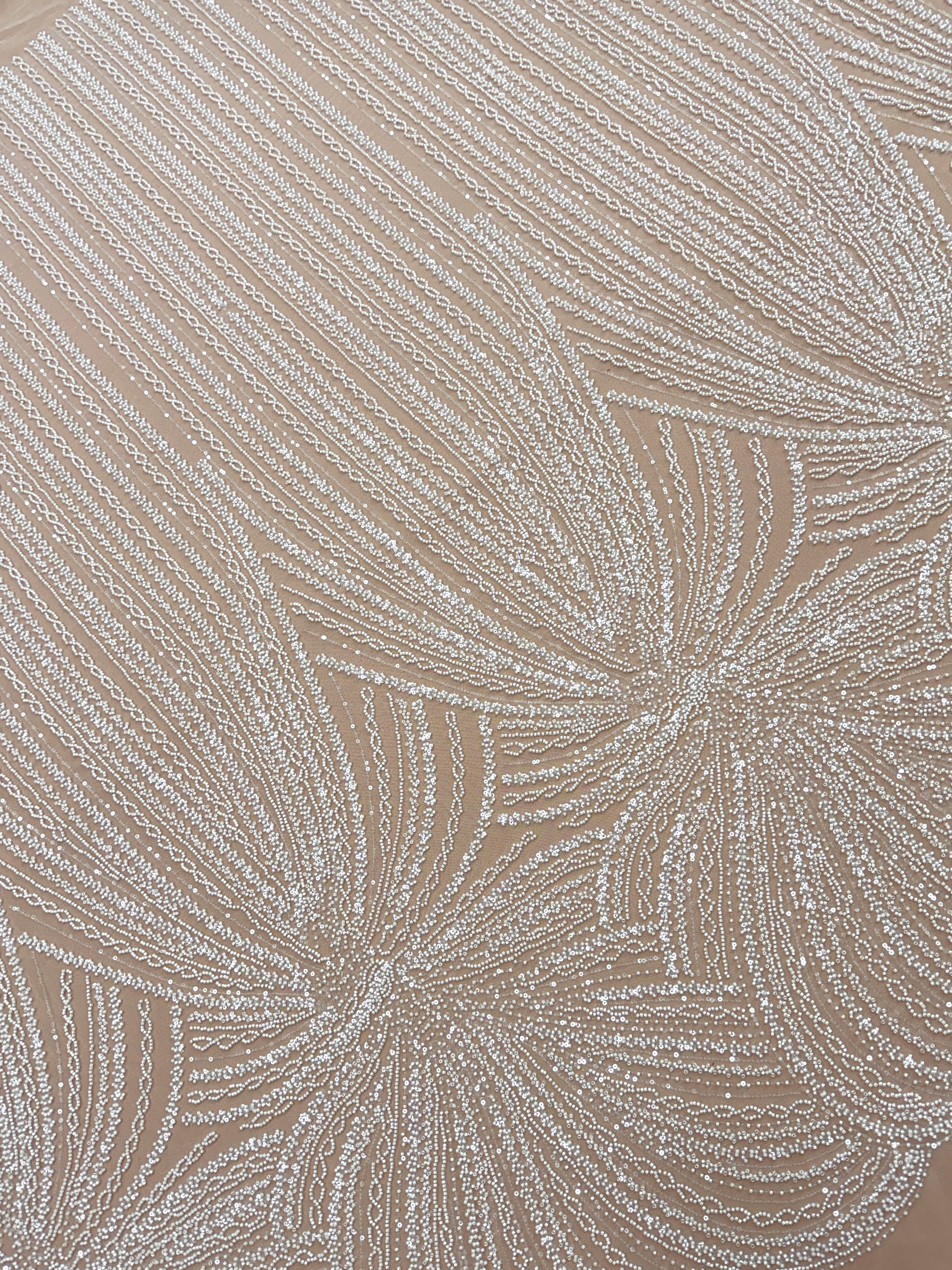 Dantela Couture Ivory cu Model Liniar, cu Margele si Paiete