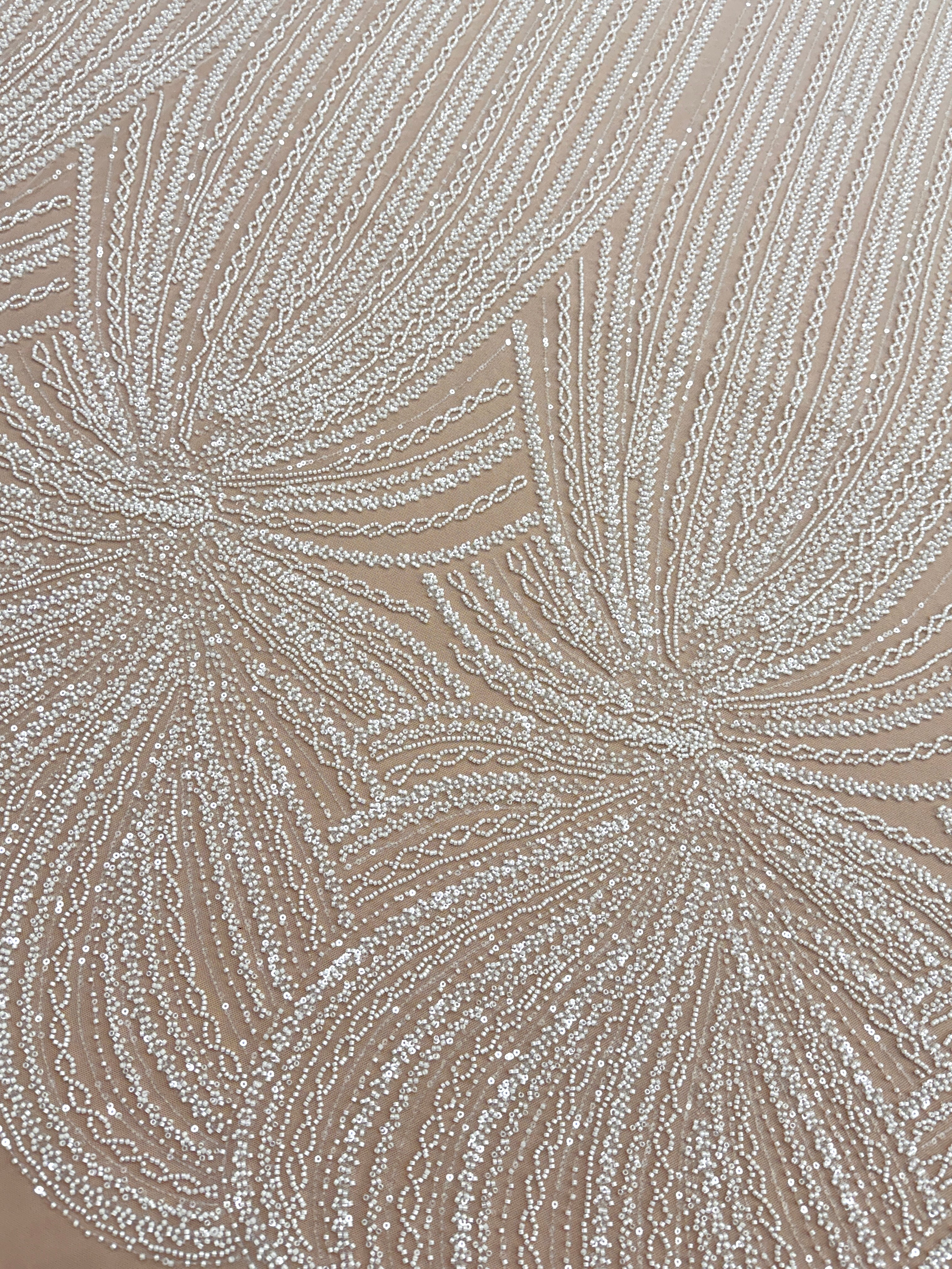 Dantela Couture Ivory cu Model Liniar, cu Margele si Paiete