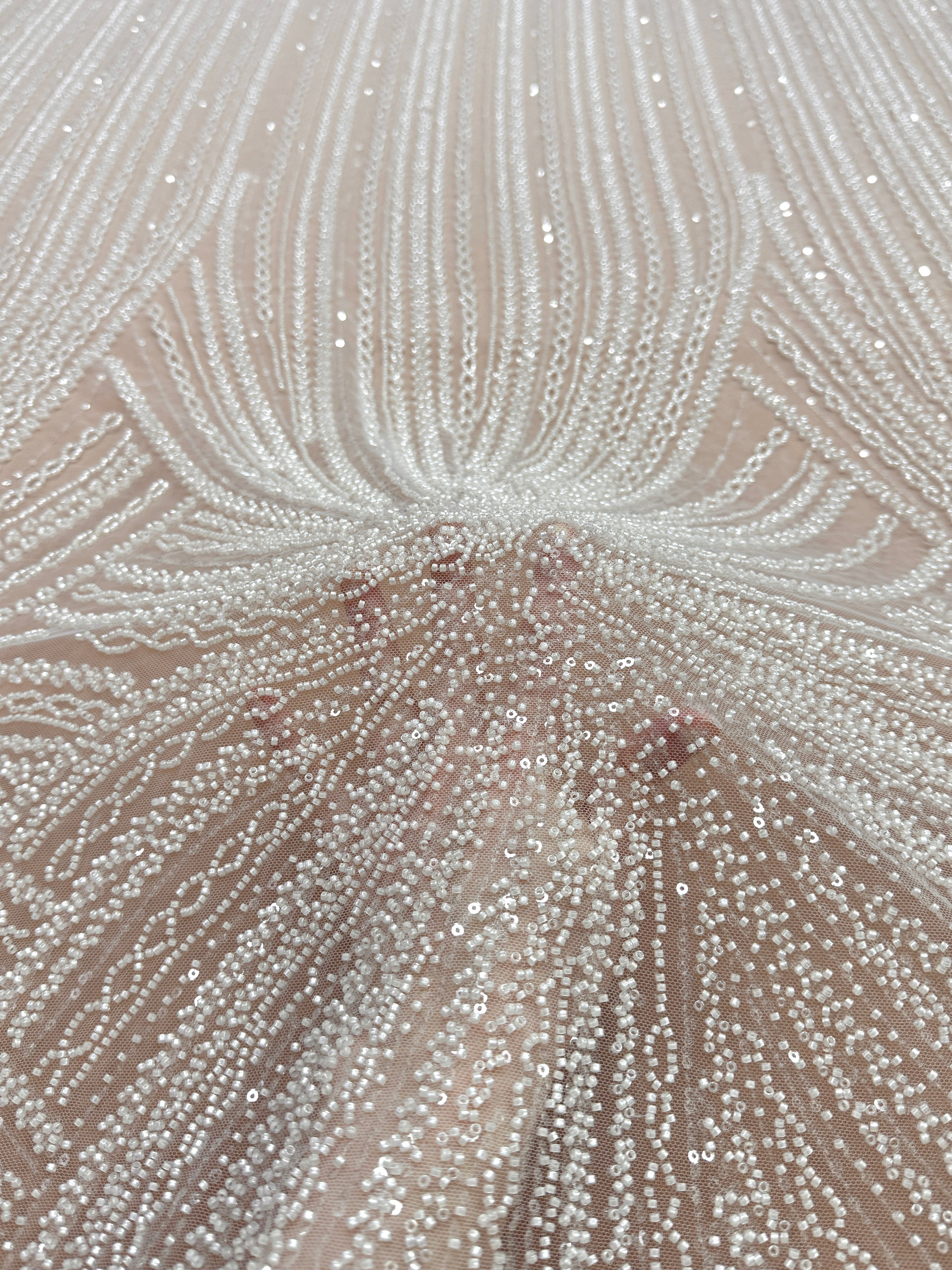 Dantela Couture Ivory cu Model Liniar, cu Margele si Paiete