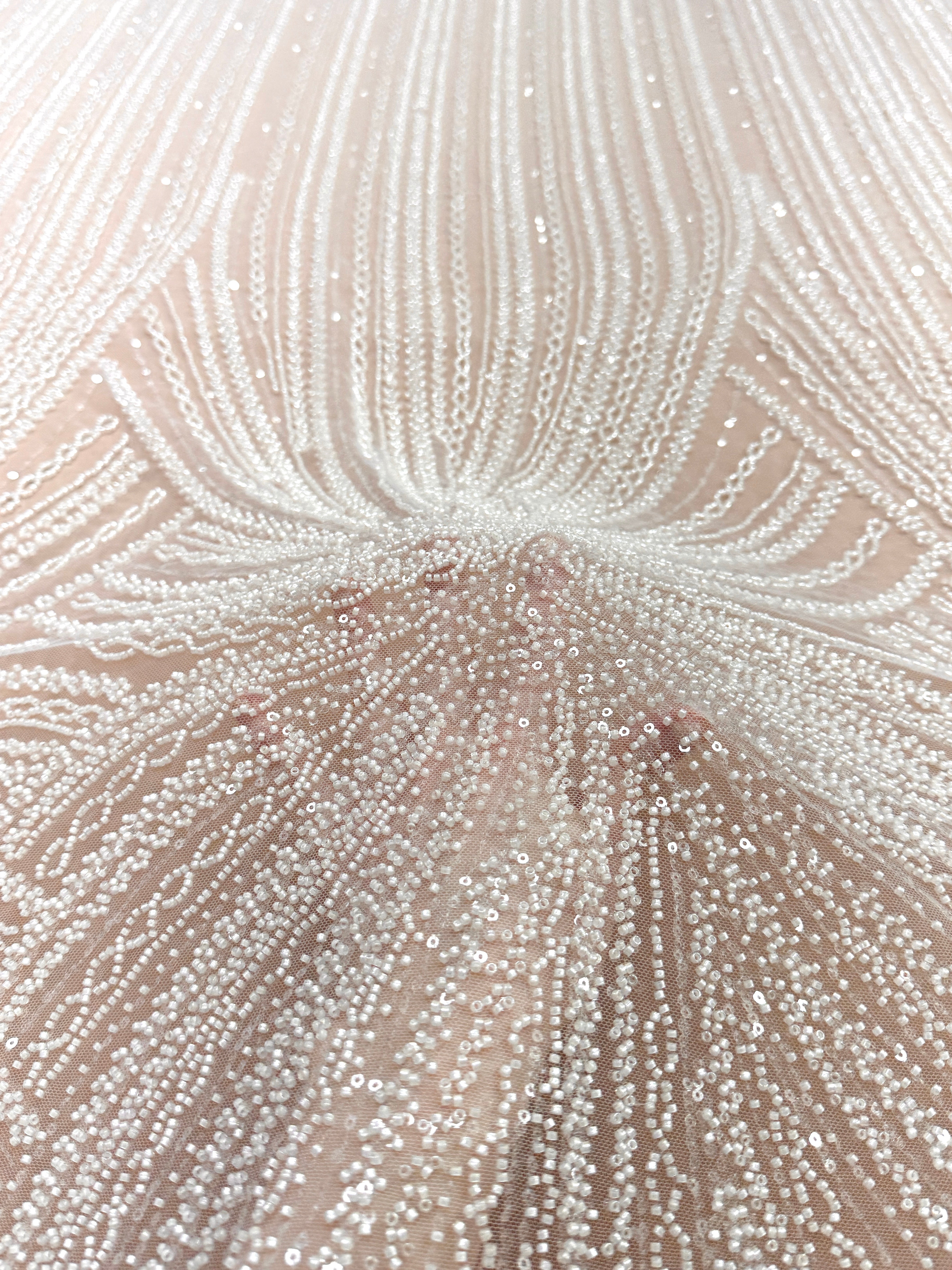 Dantela Couture Ivory cu Model Liniar, cu Margele si Paiete