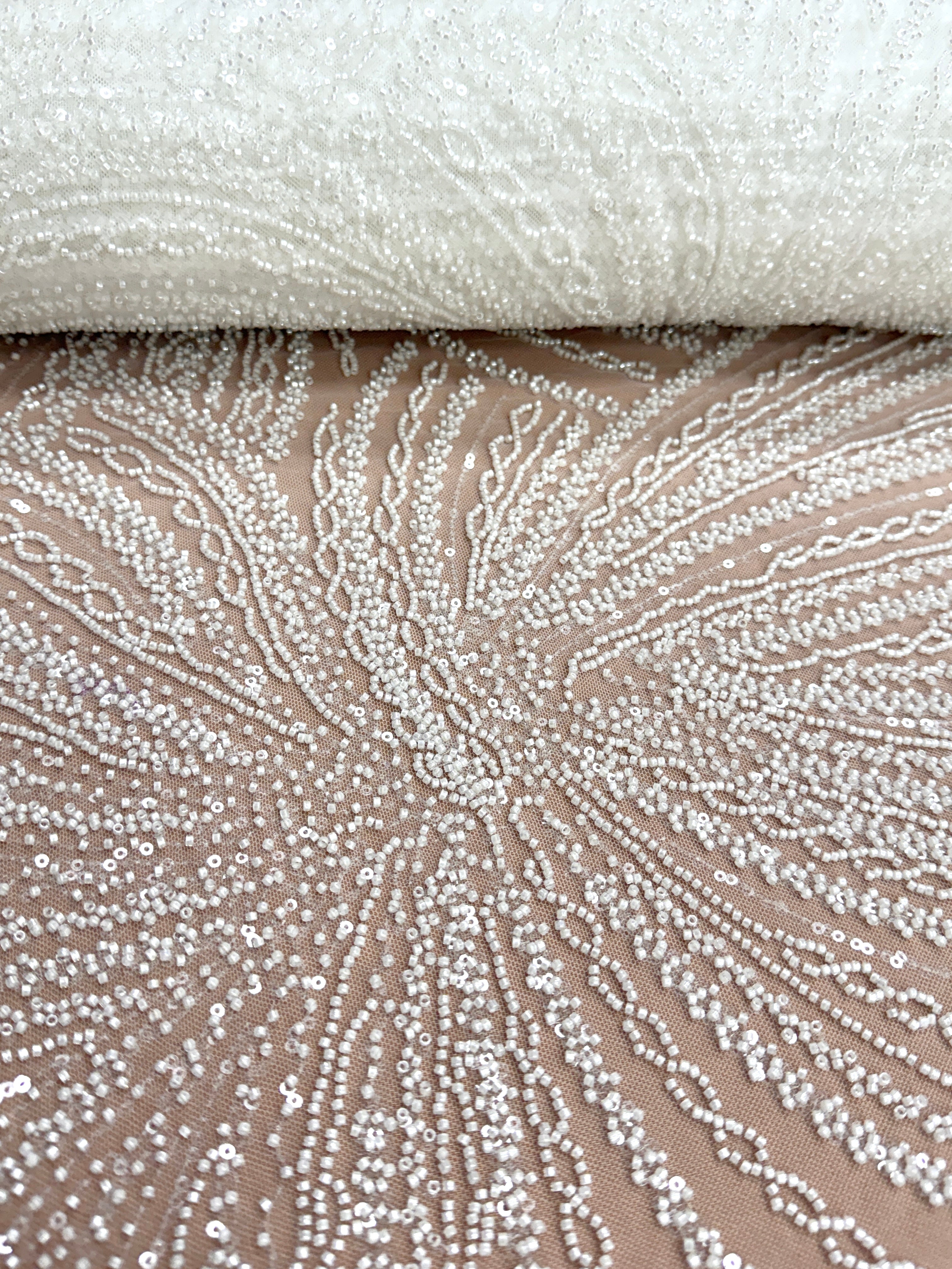 Dantela Couture Ivory cu Model Liniar, cu Margele si Paiete