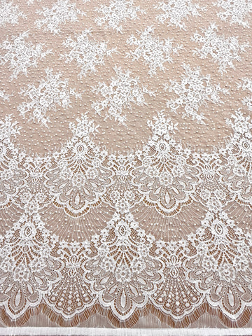 Dantela Chantilly Ivory cu Perle, Margele si Paiete - Cupon 3 m