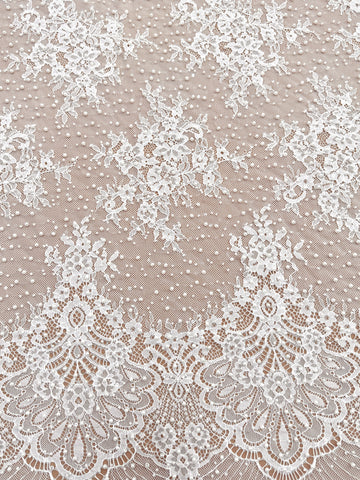 Dantela Chantilly Ivory cu Perle, Margele si Paiete - Cupon 3 m