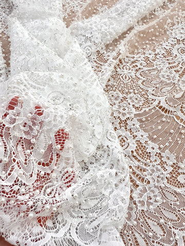 Dantela Chantilly Ivory cu Perle, Margele si Paiete - Cupon 3 m