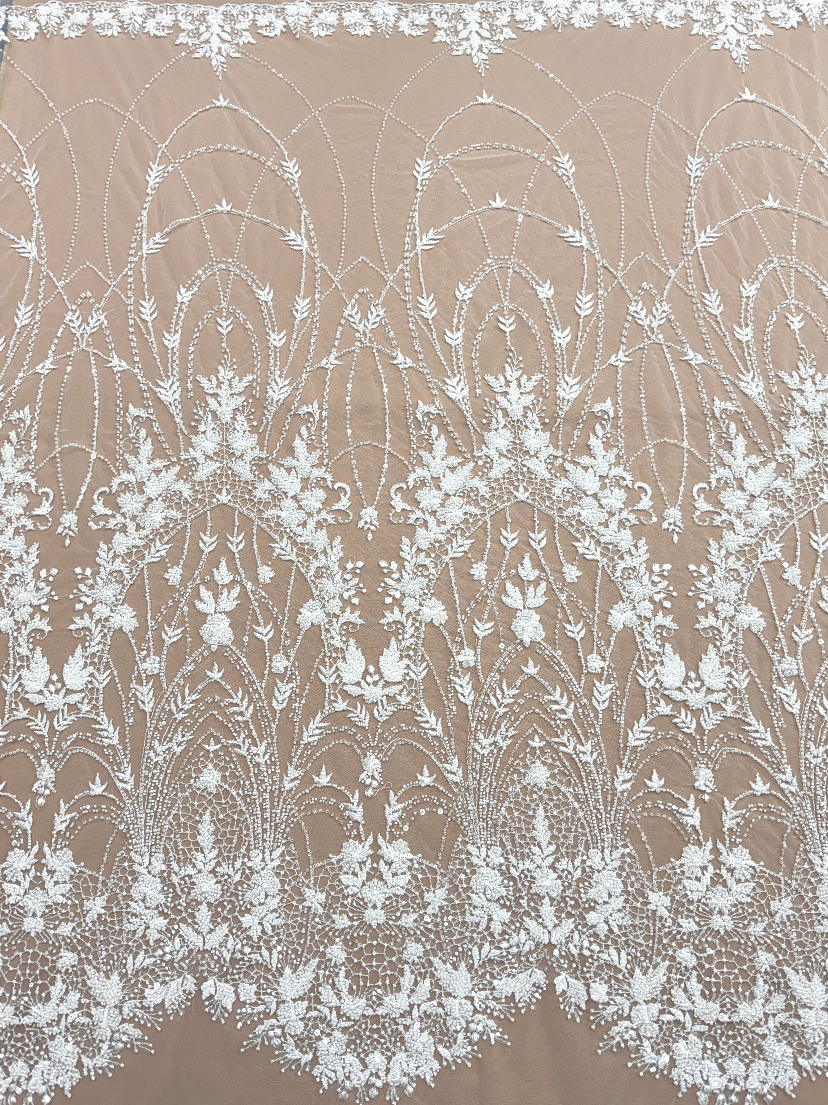 Dantela Ivory cu Model Geometric, cu Perle, Margele si Paiete