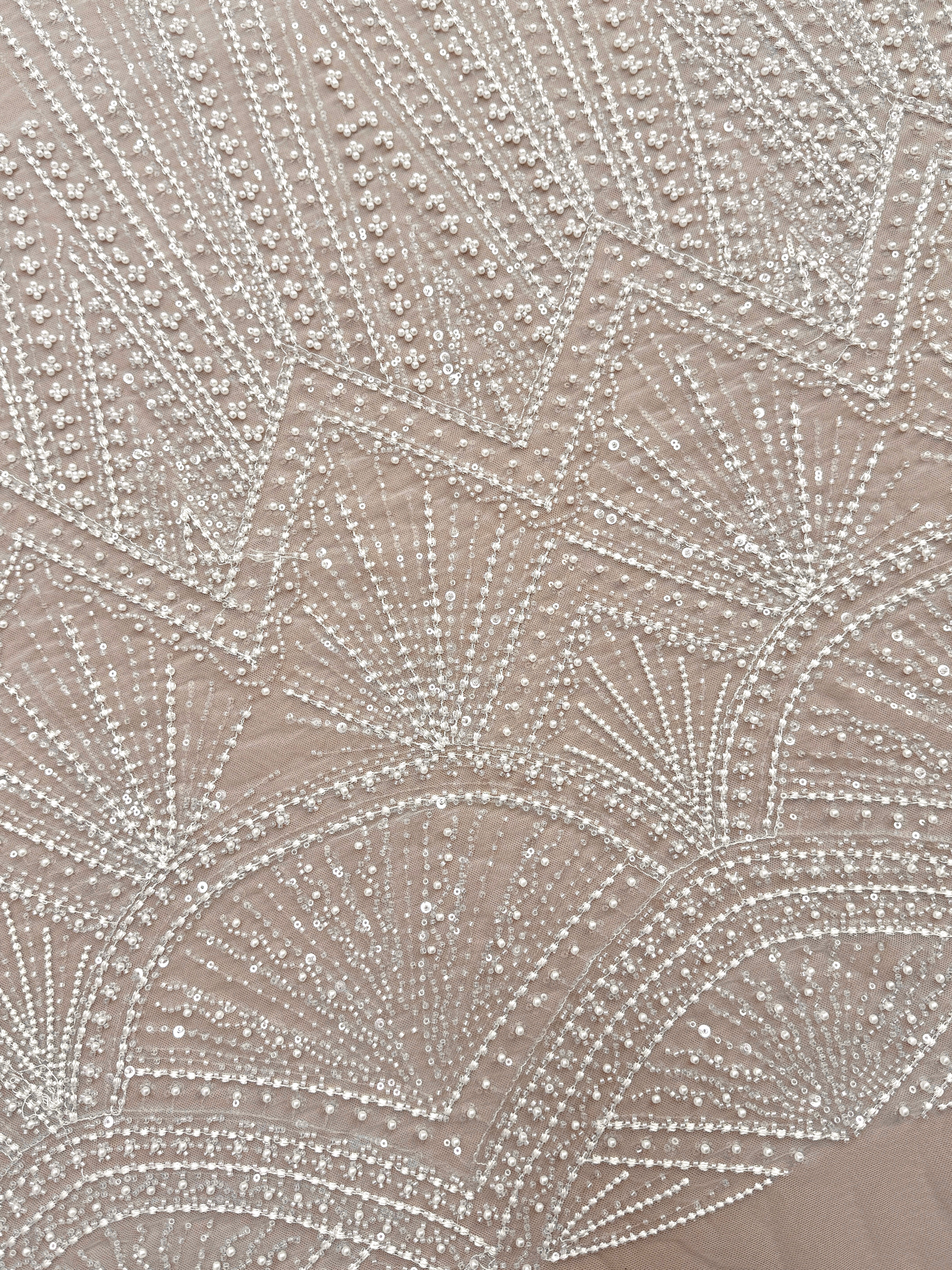 Dantela Ivory cu Model Geometric, cu Perle, Margele si Paiete