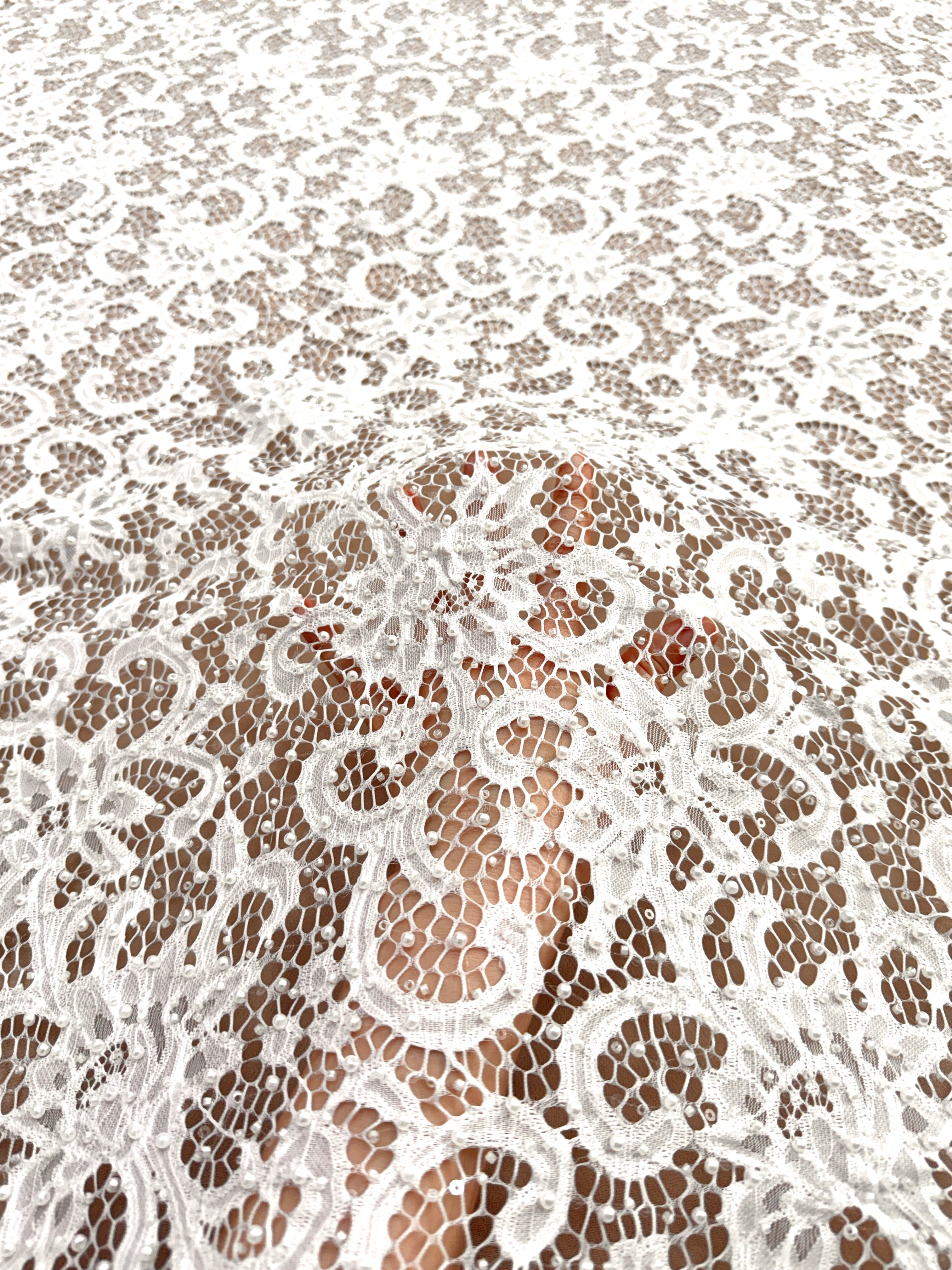 Dantela Chantilly Ivory cu Perle, Margele si Paiete - Cupon 3 m