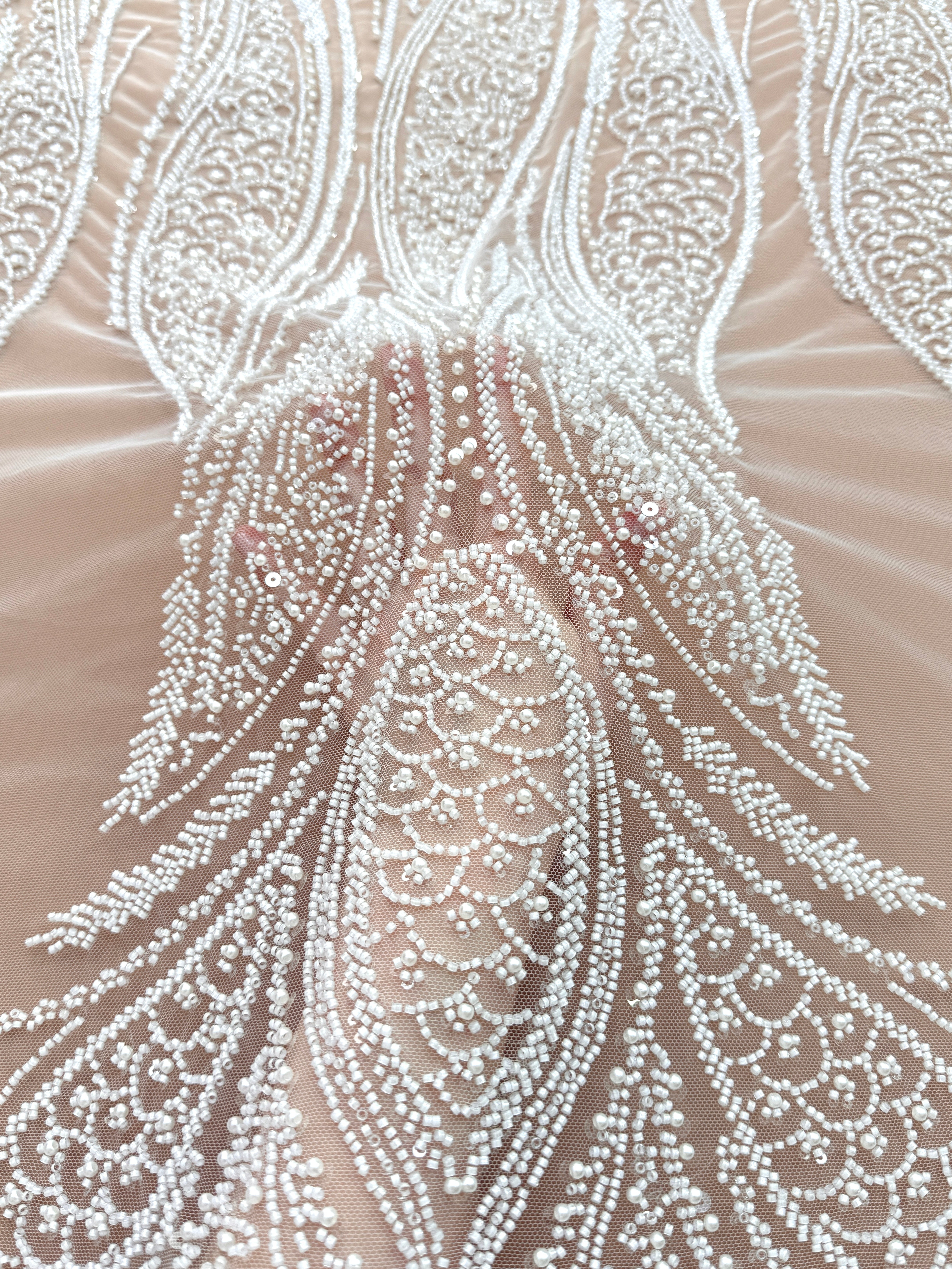 Dantela Couture Ivory cu Panou cu Perle, Margele si Paiete