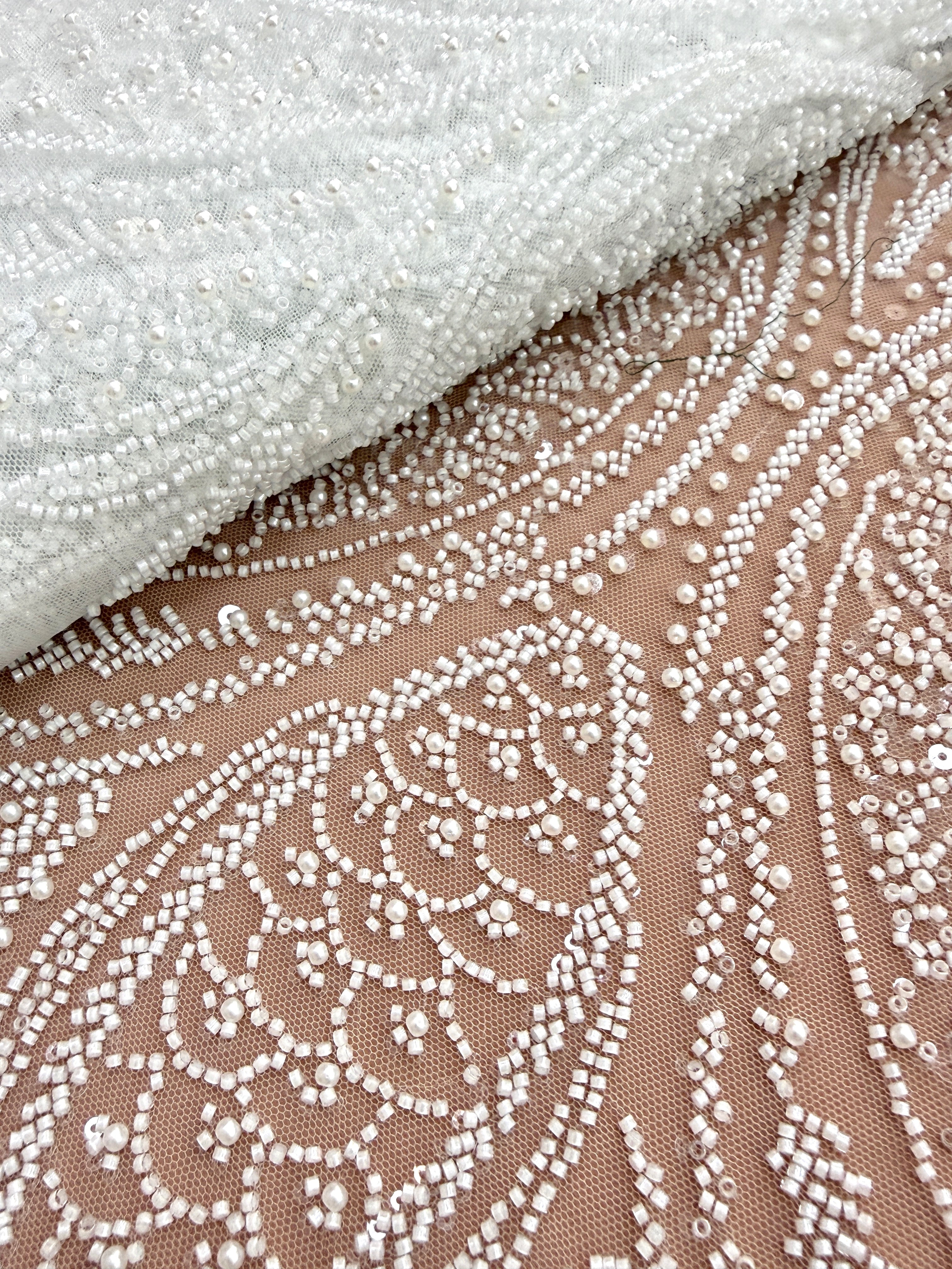 Dantela Couture Ivory cu Panou cu Perle, Margele si Paiete