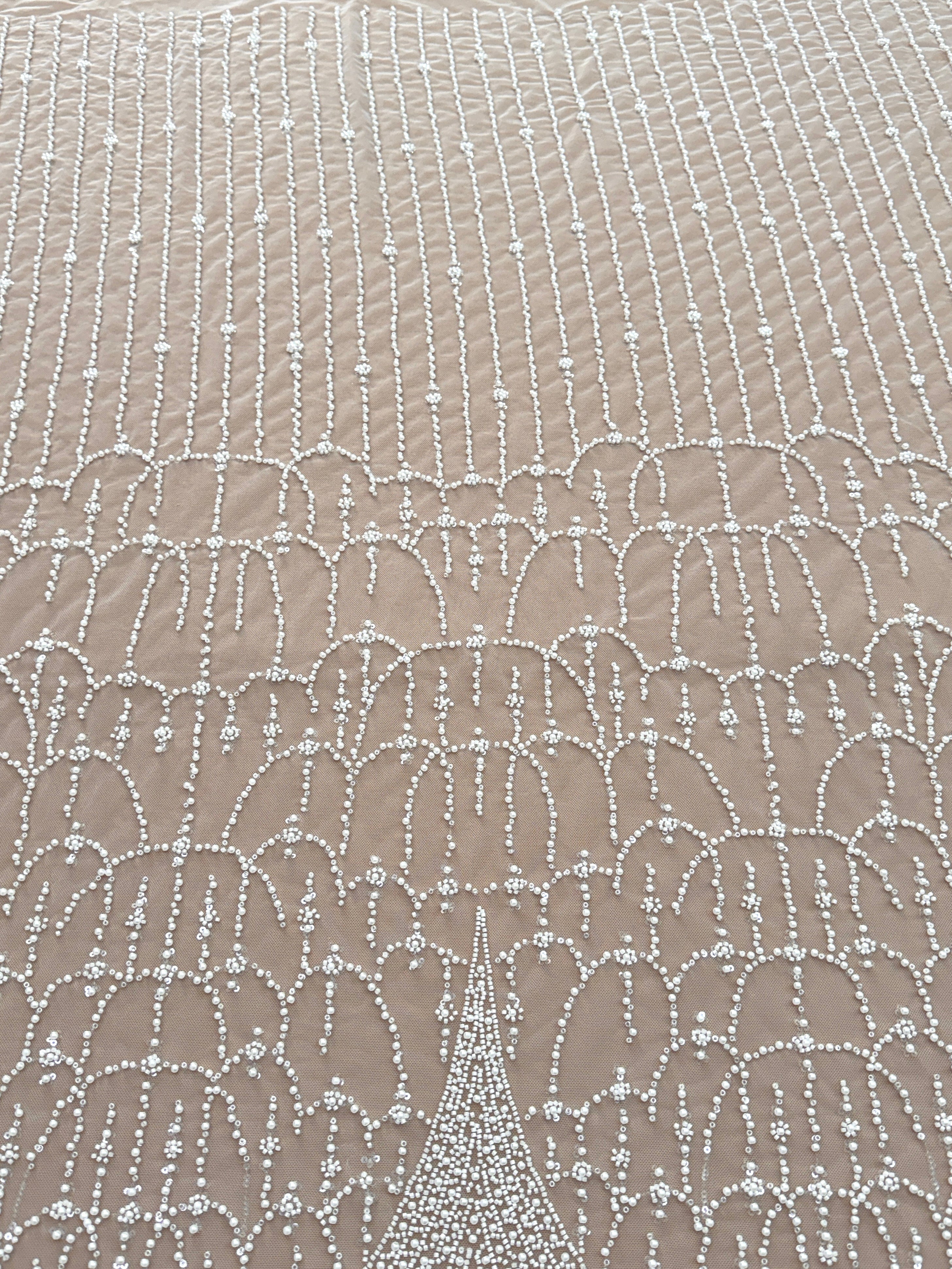 Dantela Ivory cu Model Geometric, cu Perle, Margele si Paiete