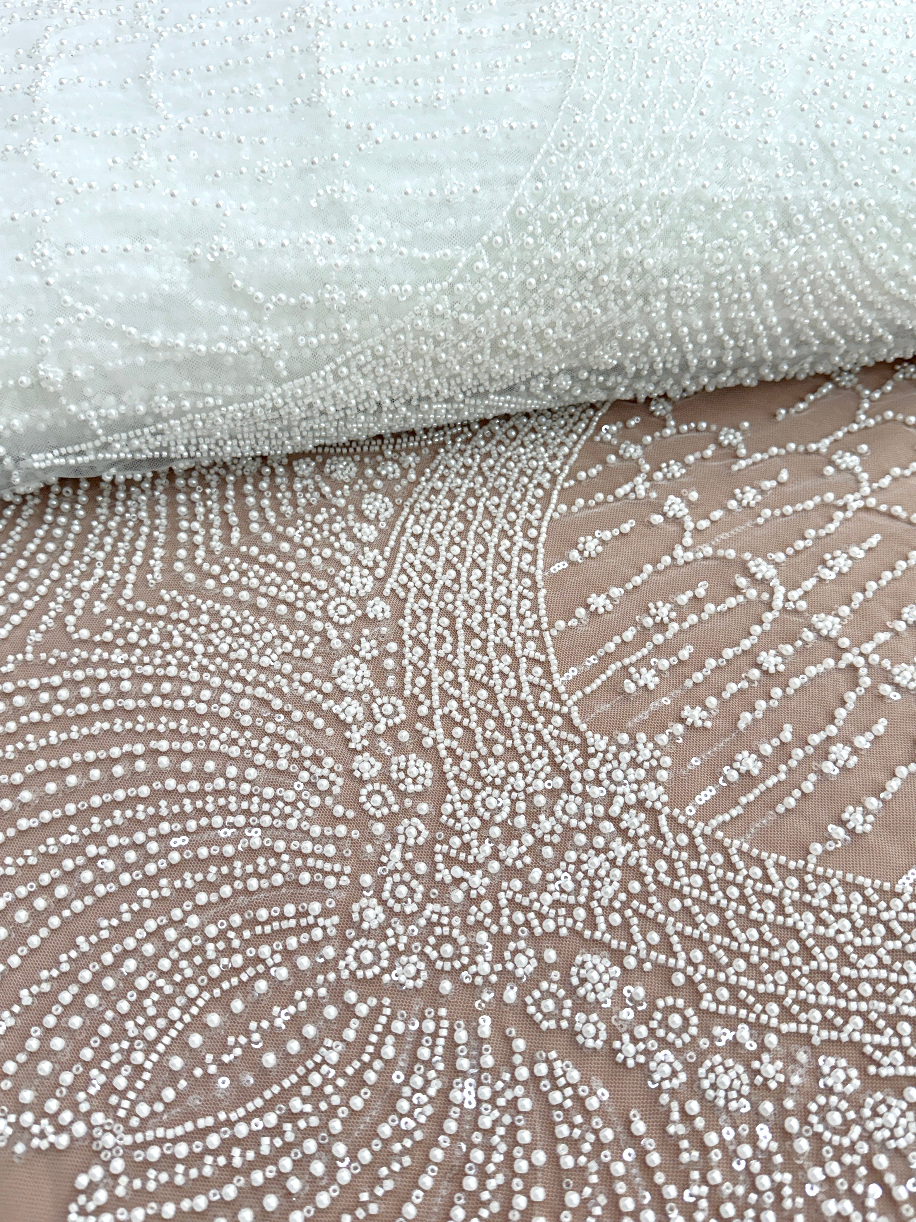Dantela Ivory cu Model Geometric, cu Perle, Margele si Paiete