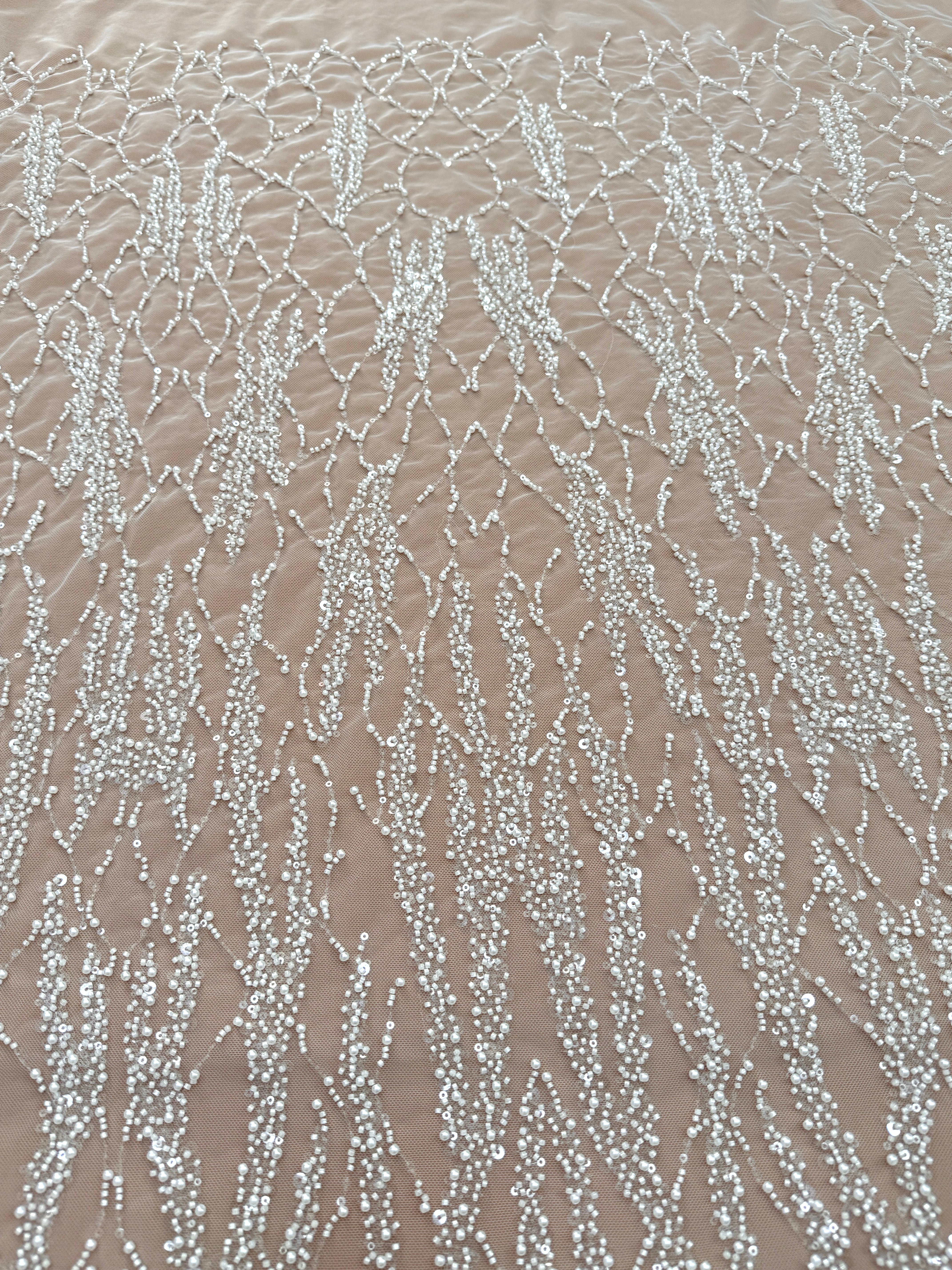 Dantela Couture Ivory cu Siraguri, cu Perle, Margele si Paiete
