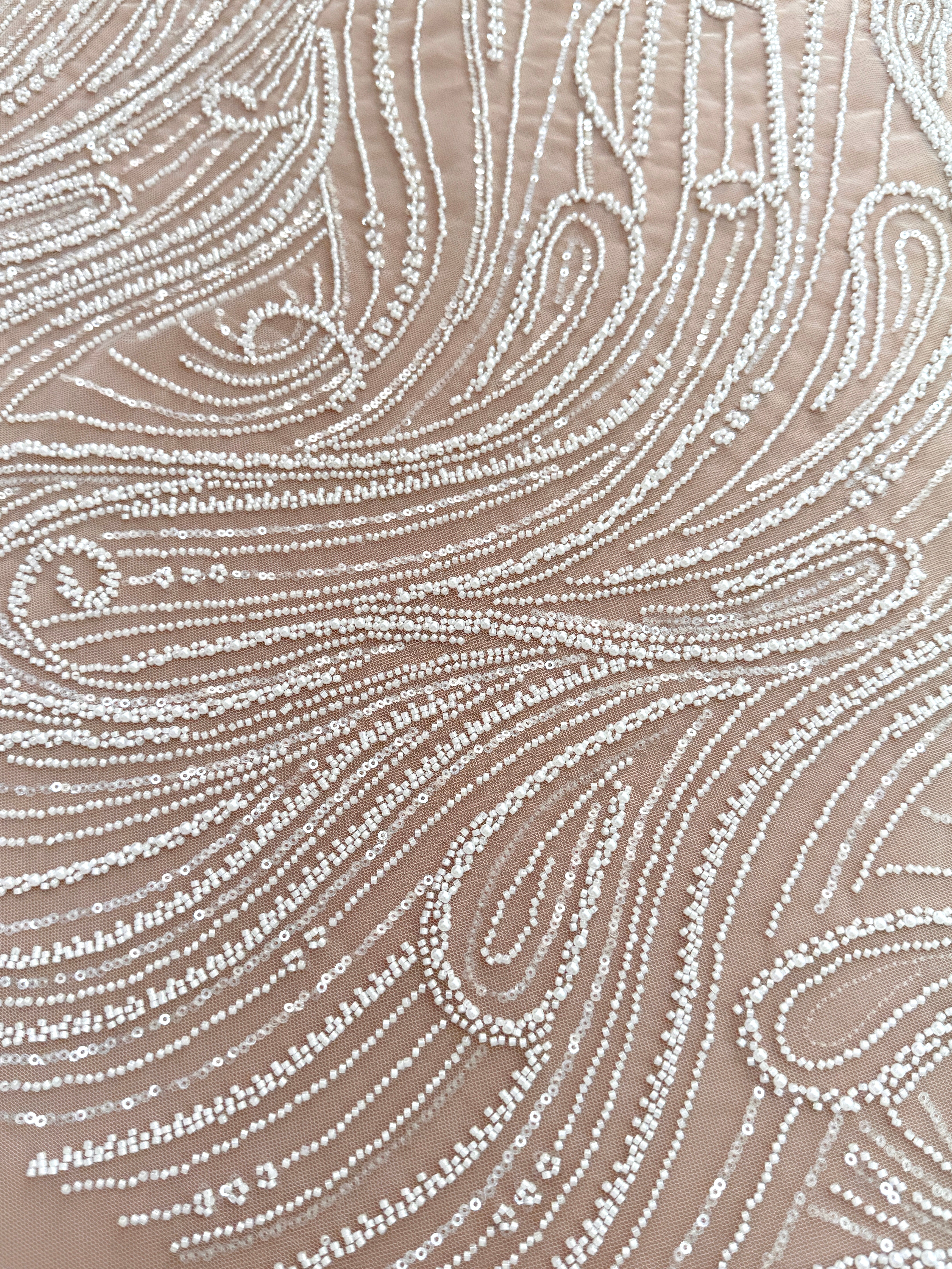 Dantela Ivory cu Model Geometric, cu Perle, Margele si Paiete
