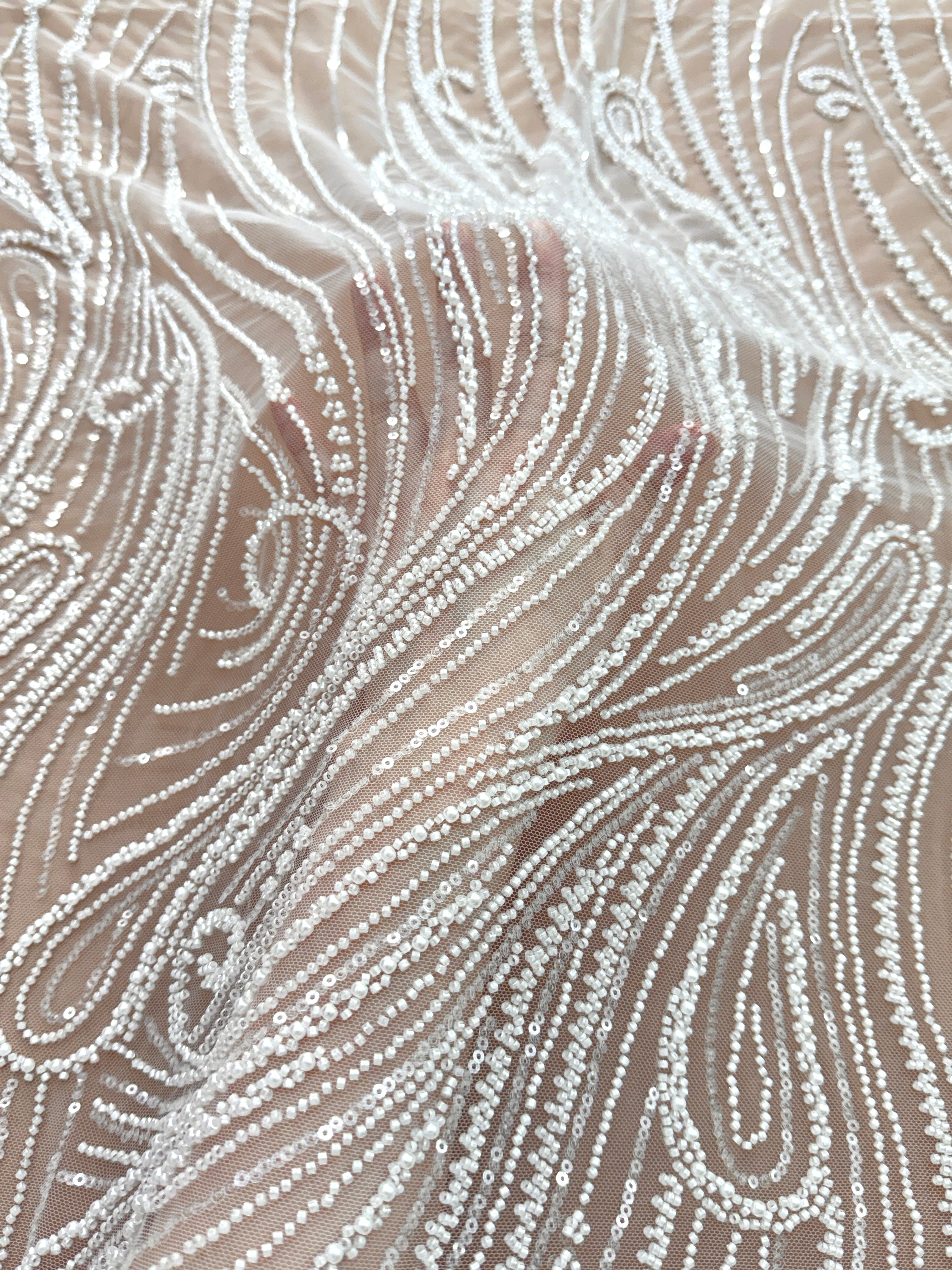 Dantela Ivory cu Model Geometric, cu Perle, Margele si Paiete