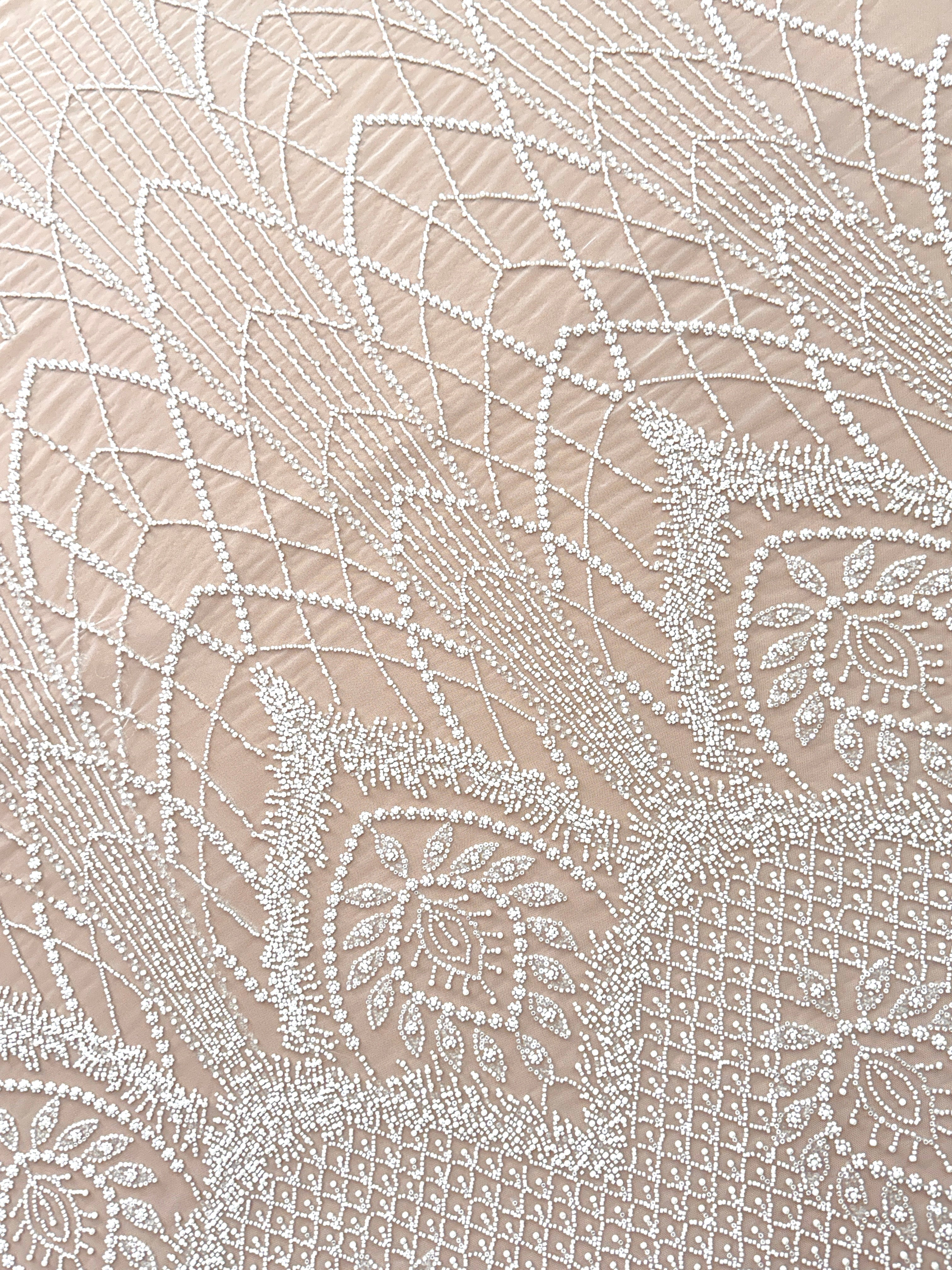 Dantela Ivory cu Model Geometric, cu Perle, Margele si Paiete