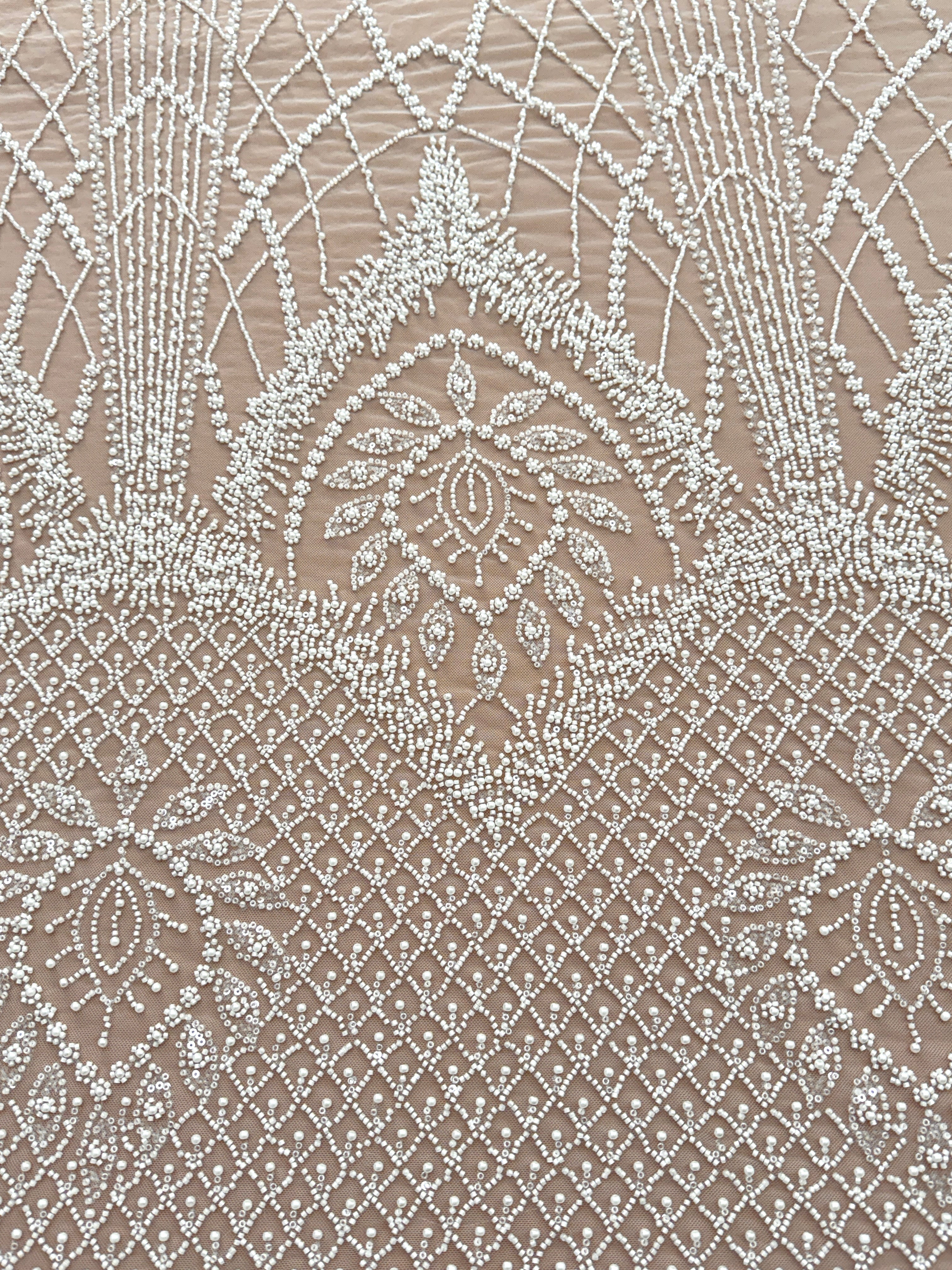 Dantela Ivory cu Model Geometric, cu Perle, Margele si Paiete