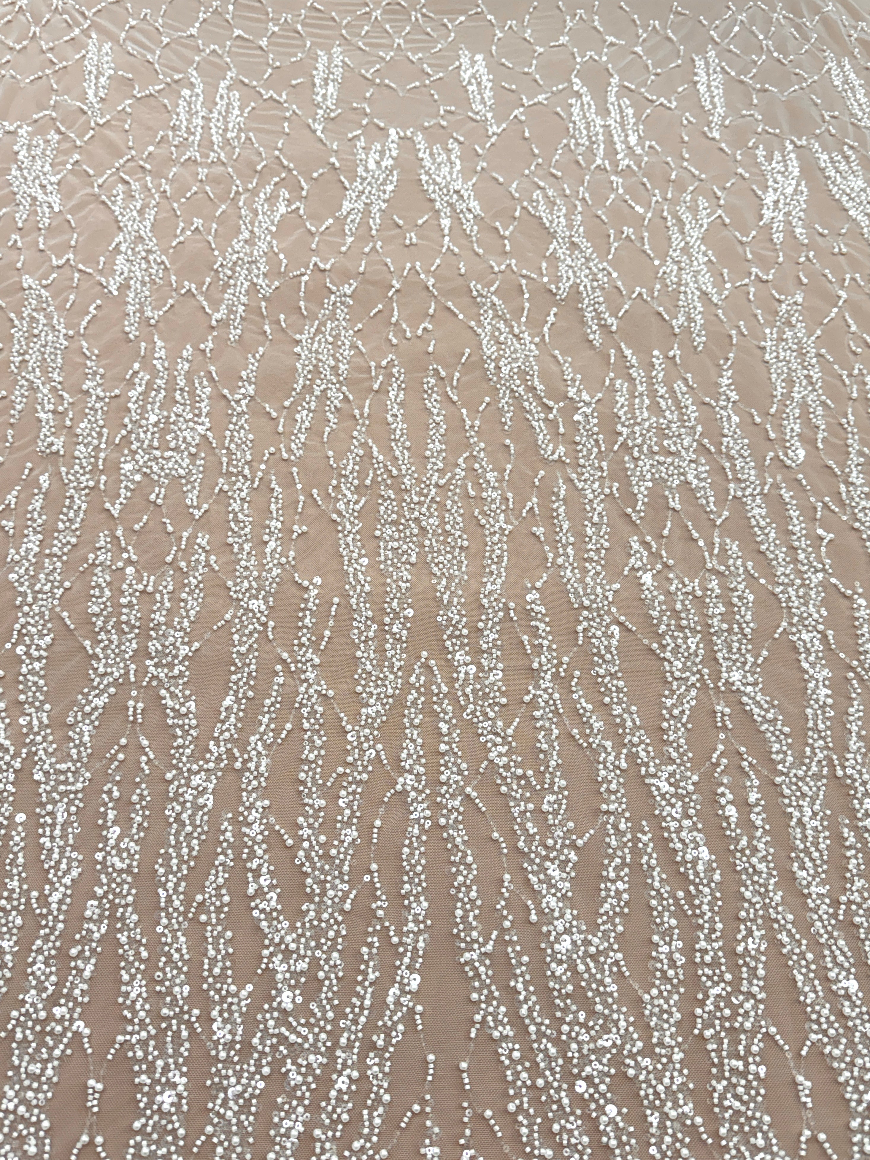 Csipke Couture Ivory füzérekkel, gyöngyökkel, gyöngyöcskékkel és flitterekkel