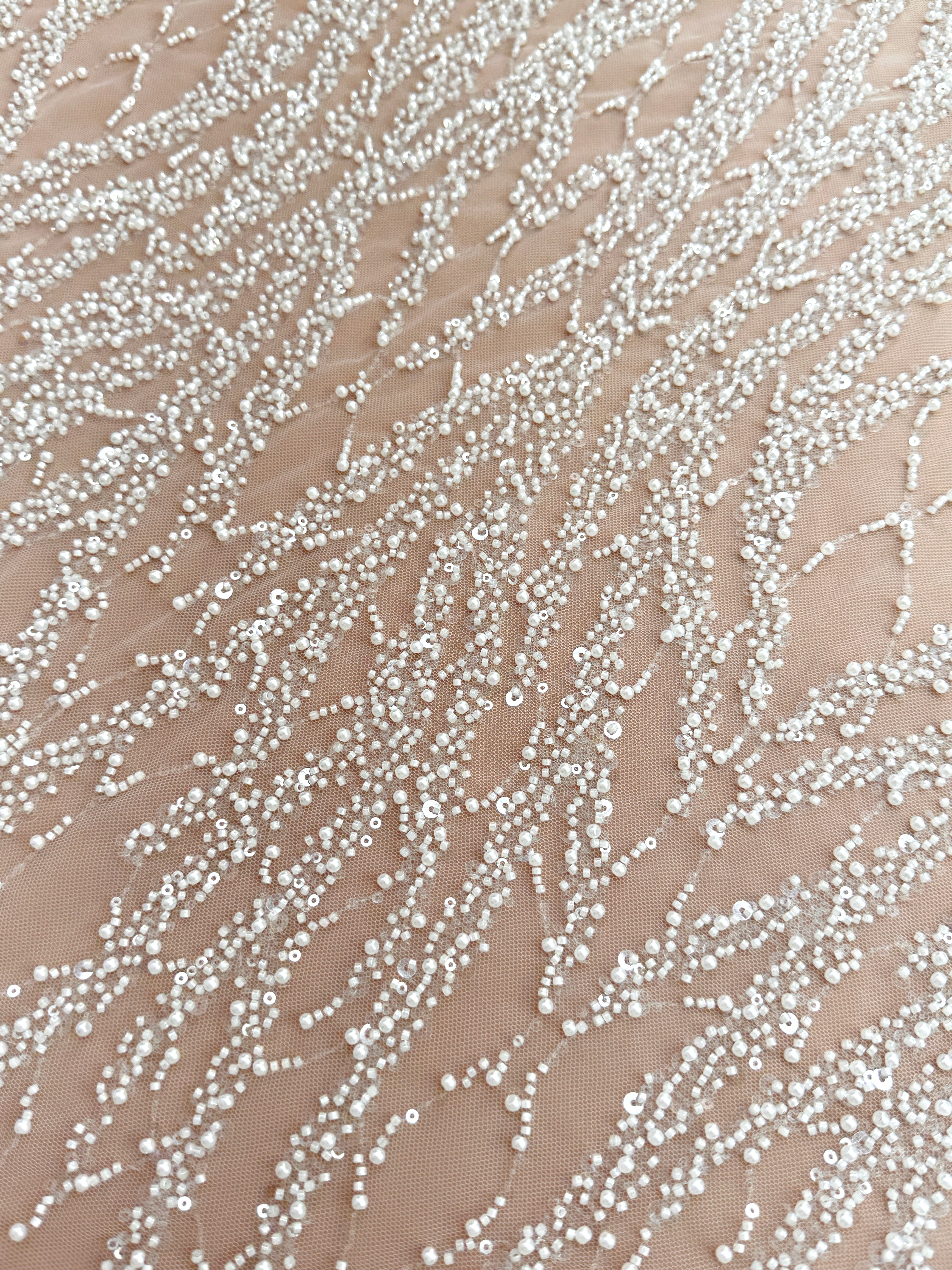 Dantela Couture Ivory cu Siraguri, cu Perle, Margele si Paiete
