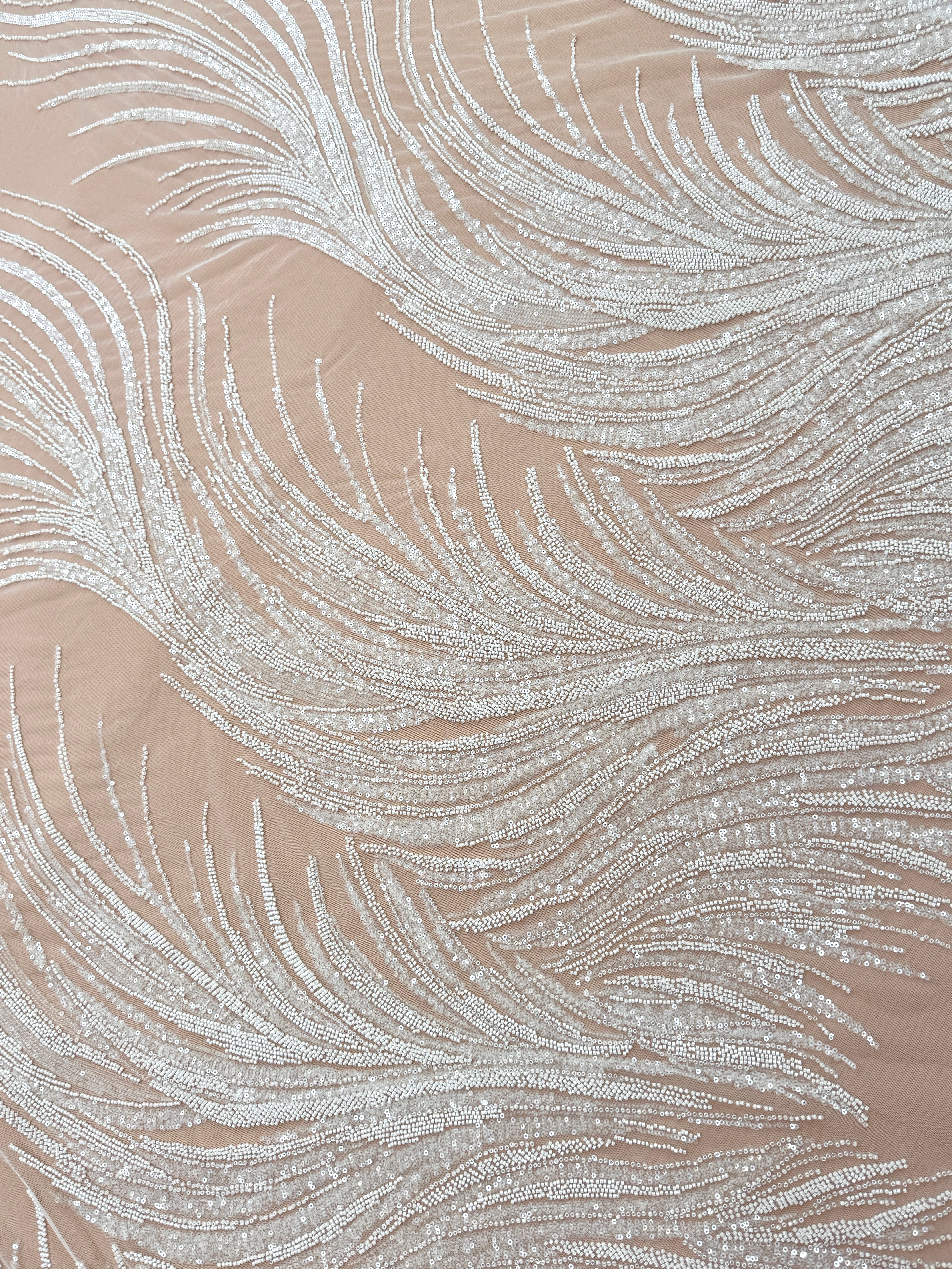 Csipke Couture Ivory panelekkel, gyöngyökkel és flitterekkel