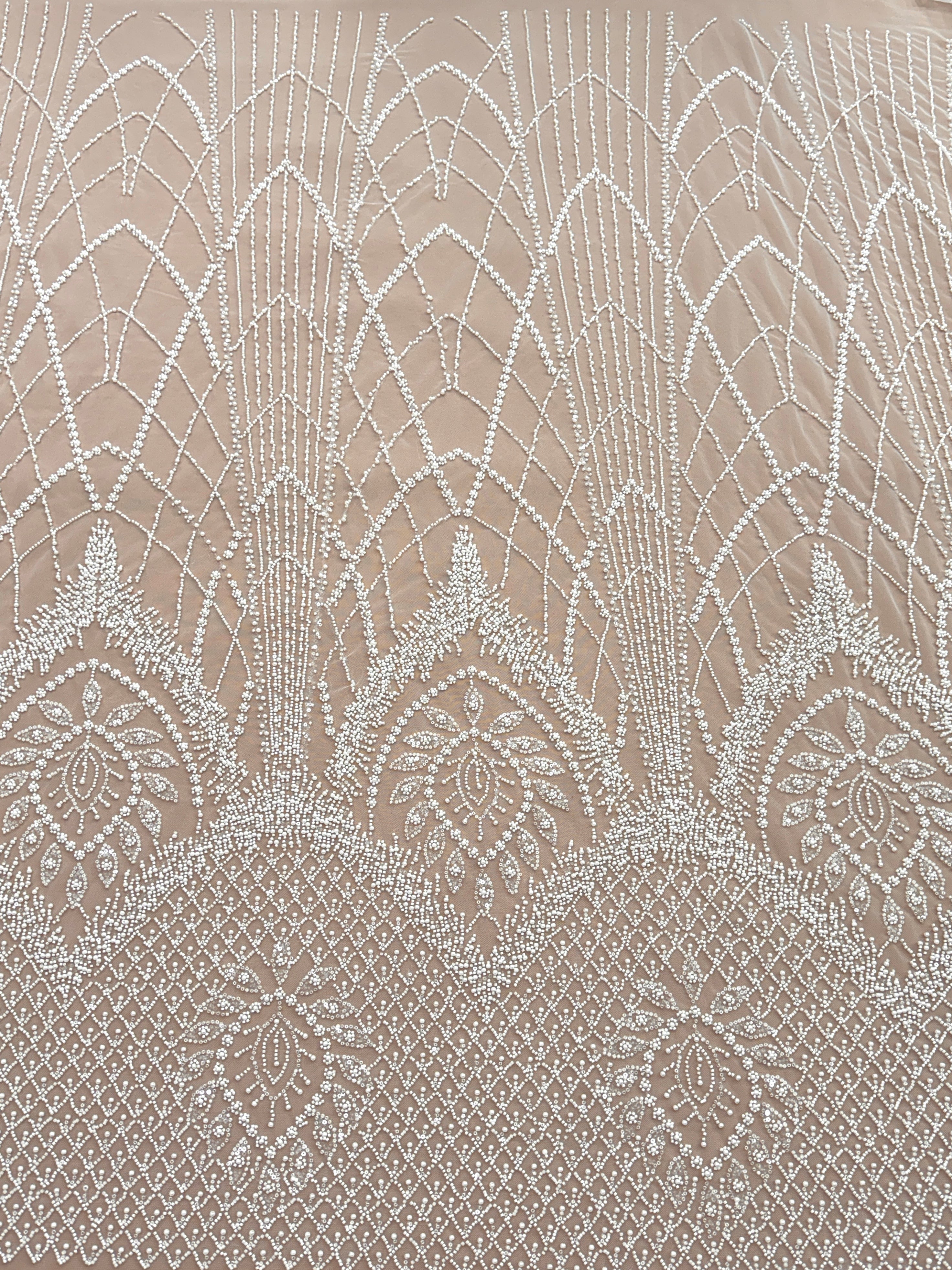 Dantela Ivory cu Model Geometric, cu Perle, Margele si Paiete
