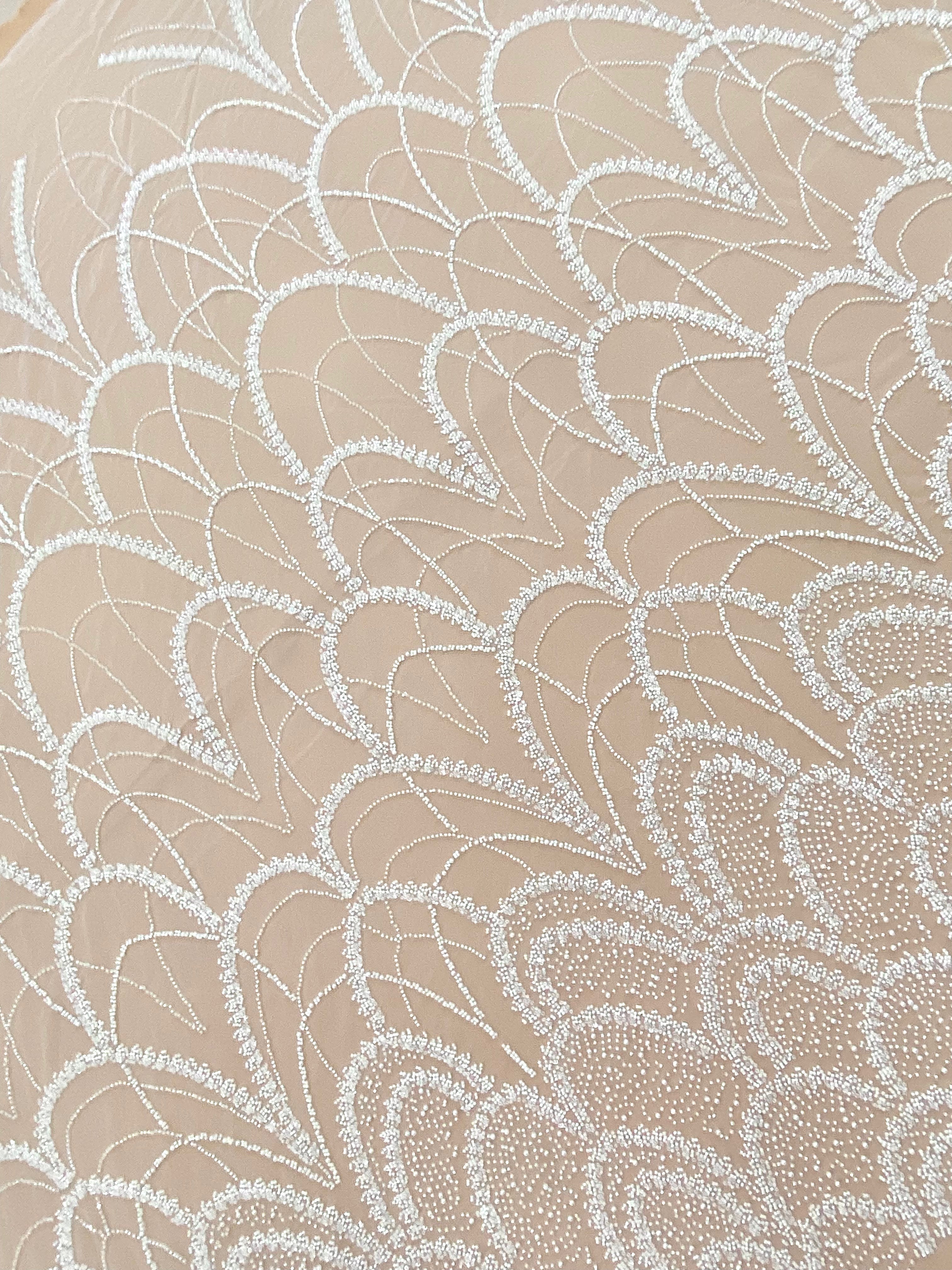 Dantela Ivory cu Model Geometric, cu Perle, Margele si Paiete