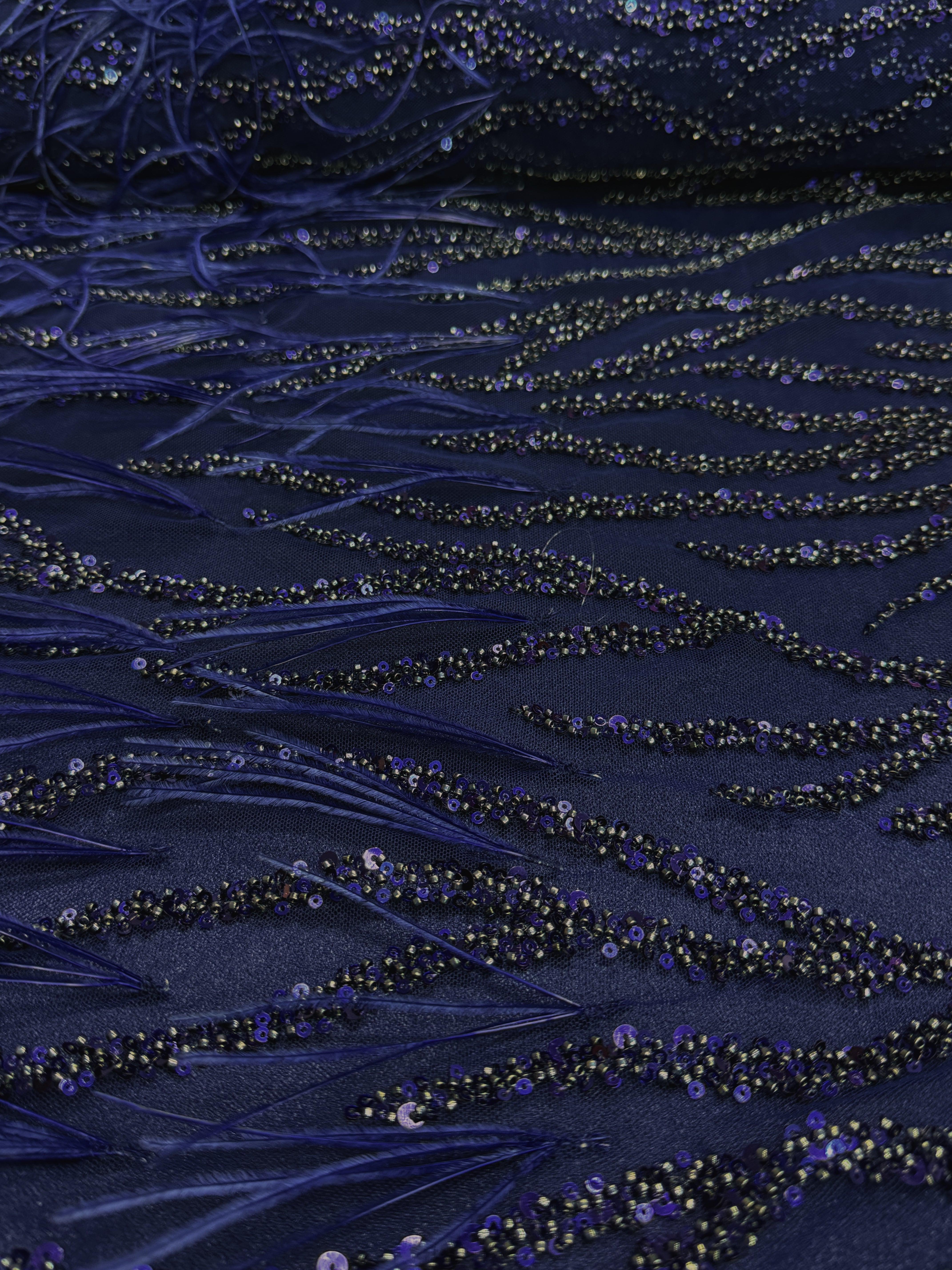 Dantela Couture Bleumarin cu Pene de Strut, cu Siraguri, cu Margele si Paiete