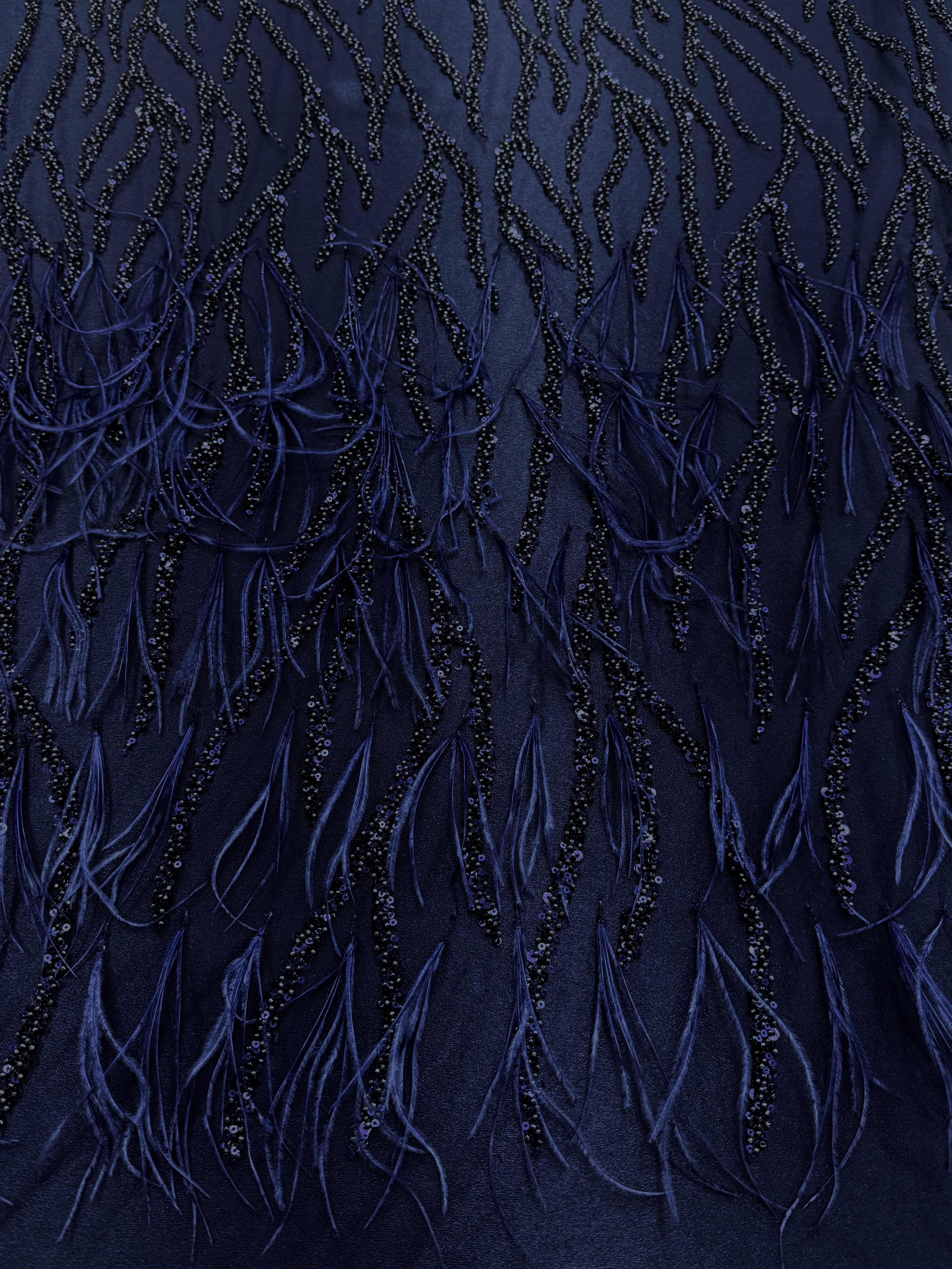 Dantela Couture Bleumarin cu Pene de Strut, cu Siraguri, cu Margele si Paiete