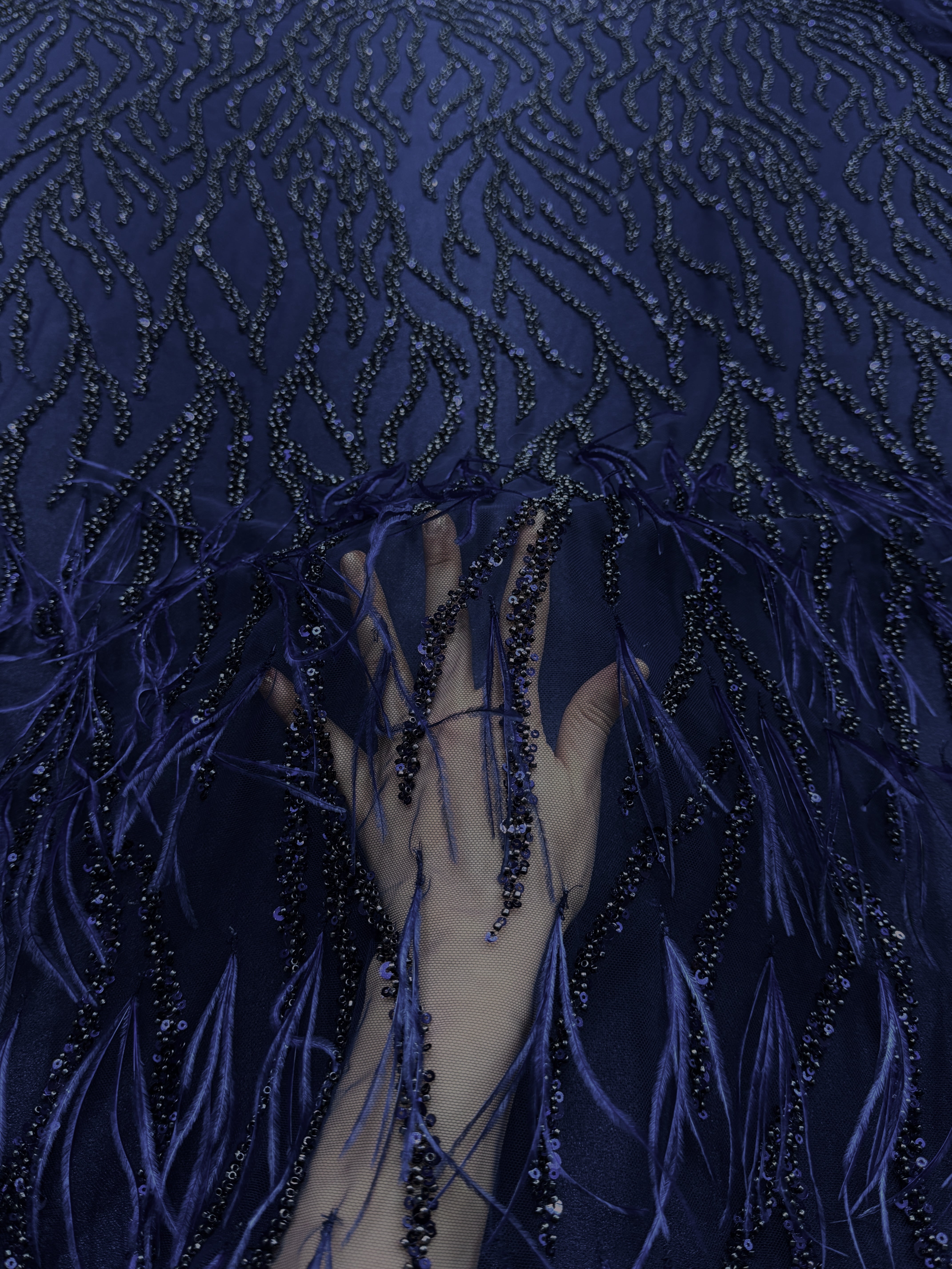 Dantela Couture Bleumarin cu Pene de Strut, cu Siraguri, cu Margele si Paiete