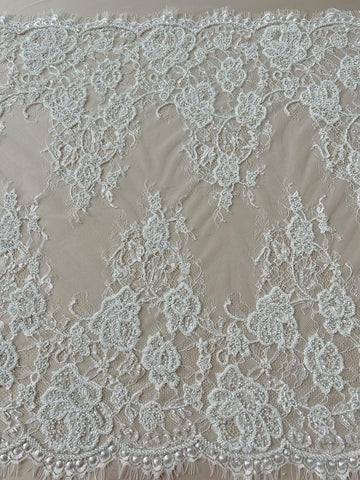 Dantela Chantilly Ivory cu Perle, Margele si Paiete