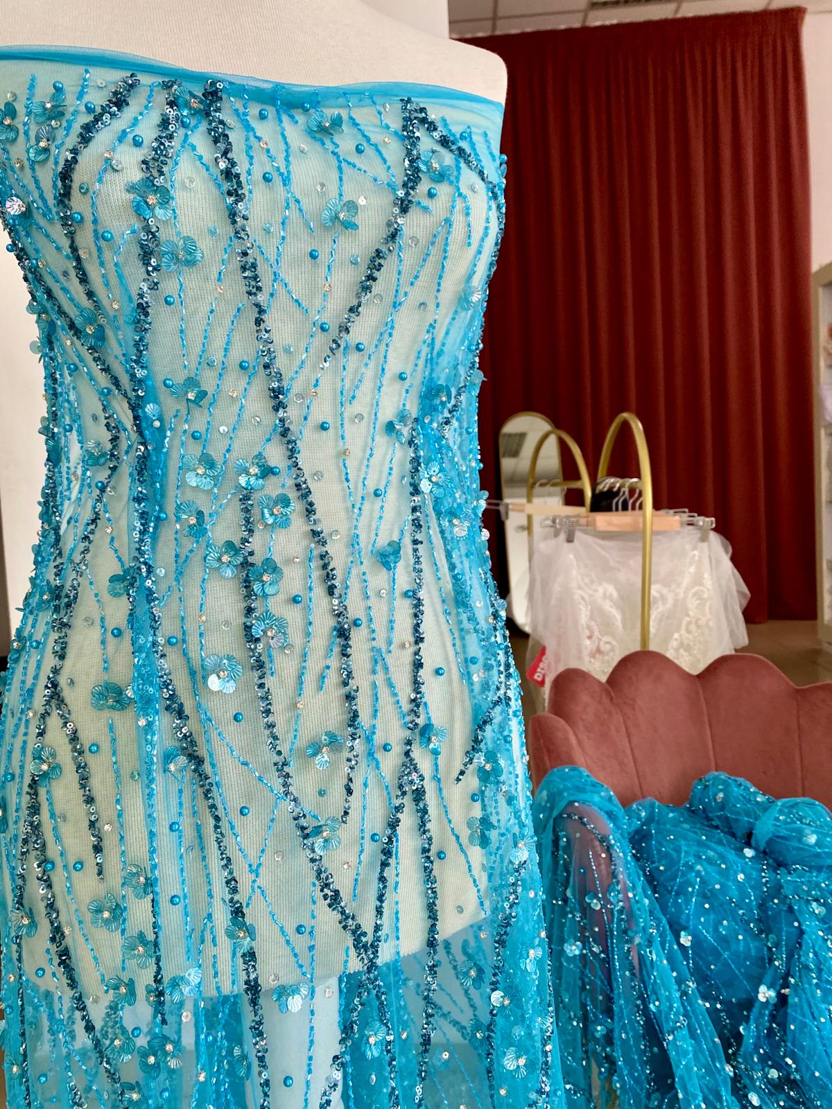 Dantela Albastru Marin Haute Couture