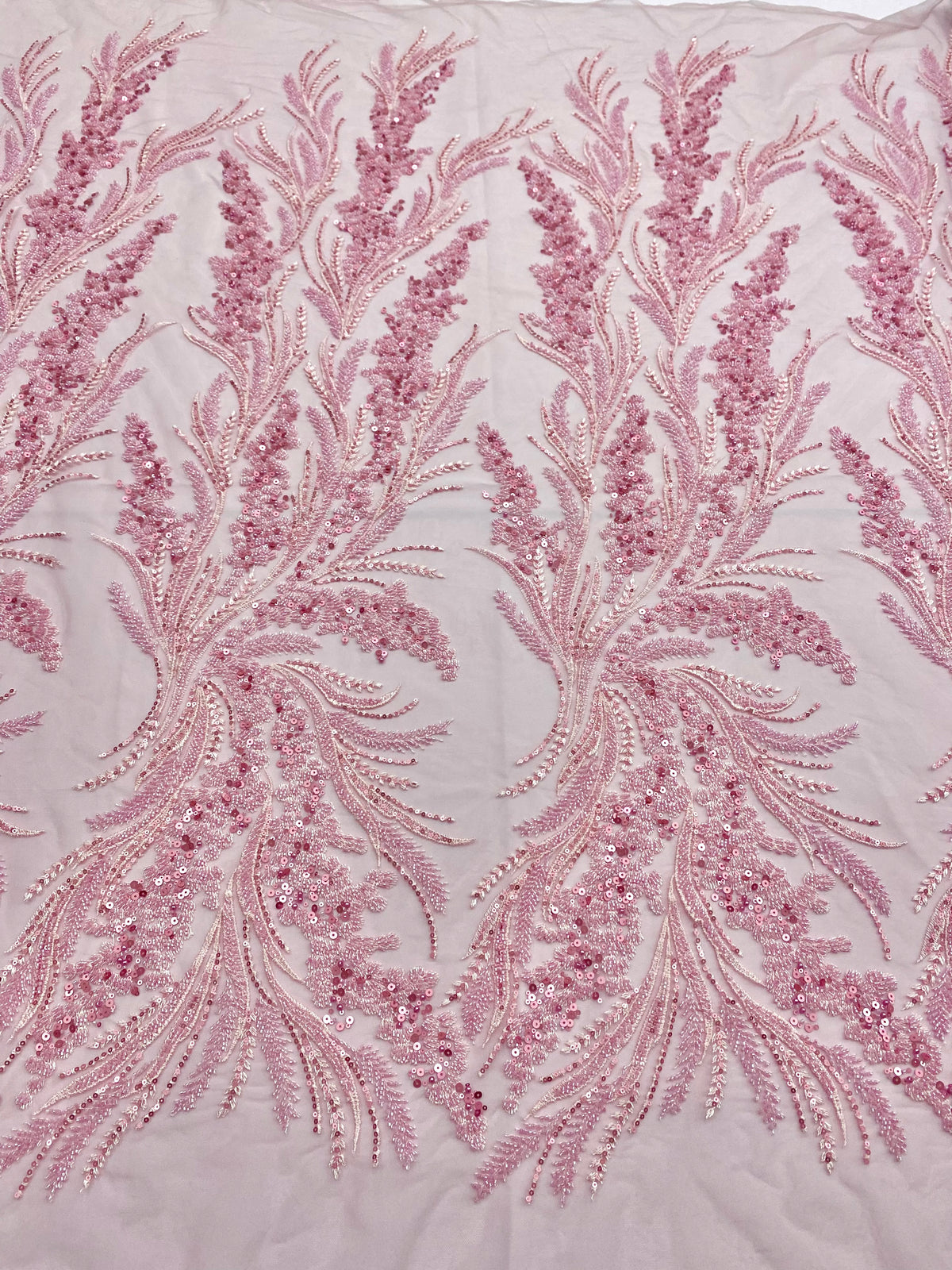Dantela Couture Roz cu Model Floral cu Perle, Margele si Paiete