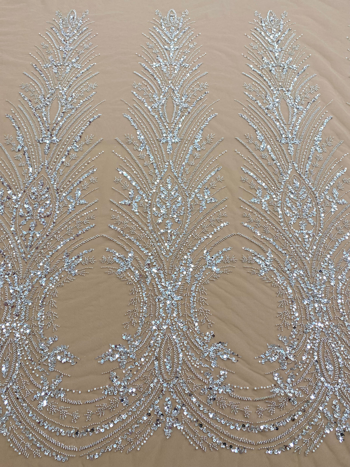 Dantela Couture Argintie cu Tulle Nude cu Panou, cu Perle, Margele si Paiete