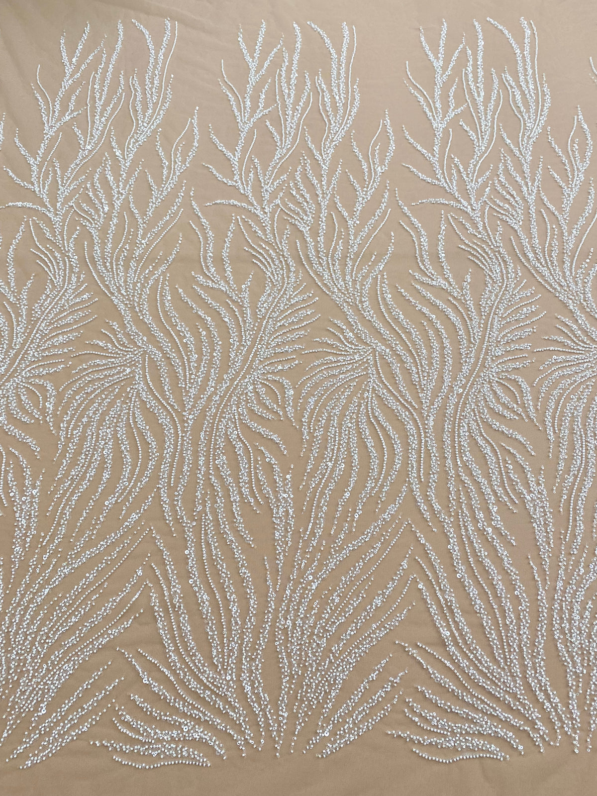 Dantela Couture Ivory cu Tulle Nude cu Siraguri, cu Margele si Paiete