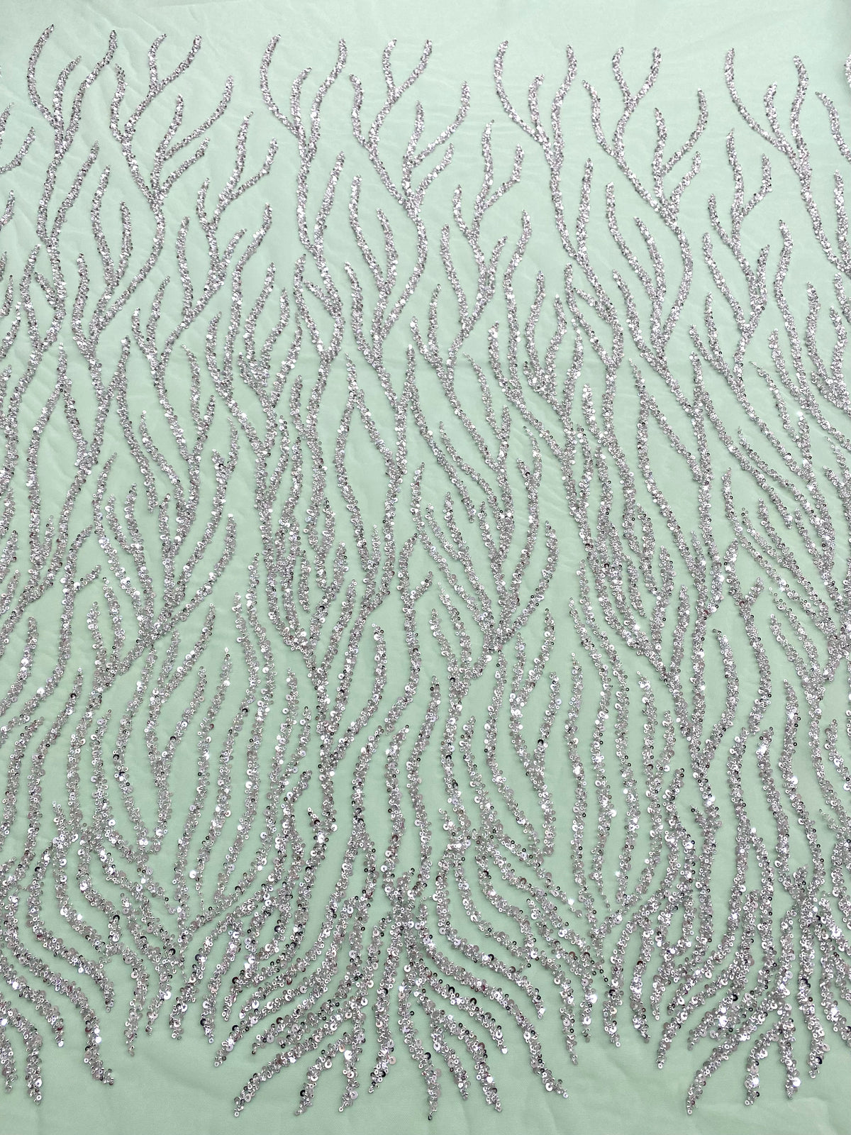 Dantela Couture Argintie pe Tulle Verde Menta cu Siraguri, cu Margele si Paiete