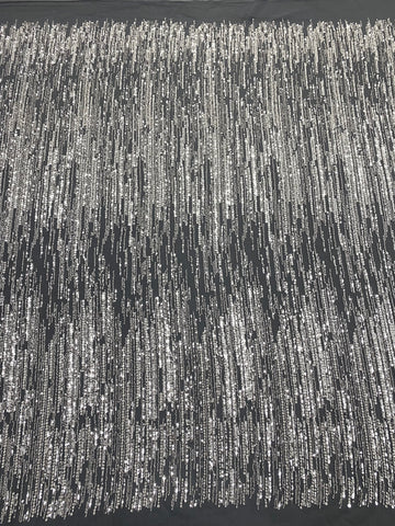 Dantela Couture Argintie pe Tulle Gri Antracit cu Model Liniar, cu Margele si Paiete