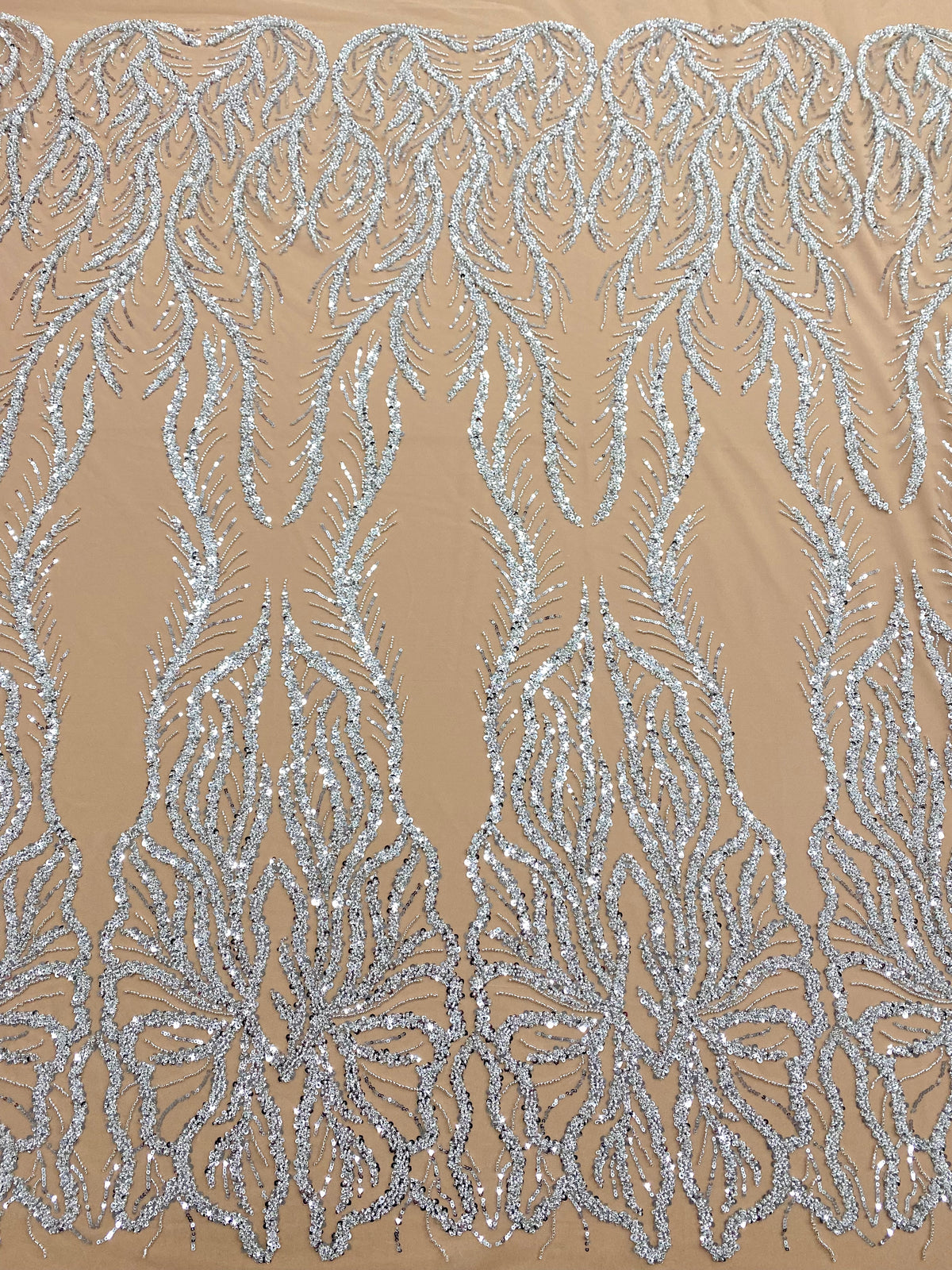 Dantela Couture Argintie pe Tulle Nude cu Panou, cu Margele si Paiete