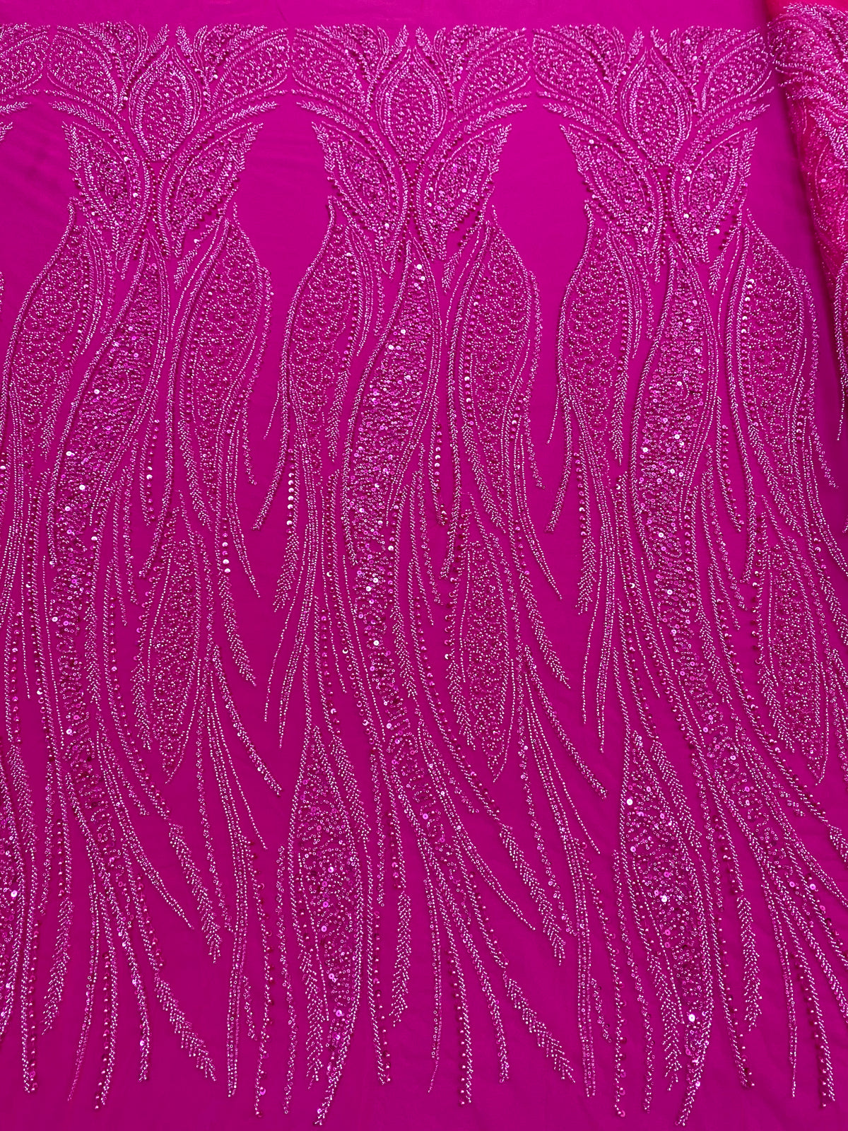 Dantela Couture Fucsia cu Panou, cu Perle, Margele si Paiete