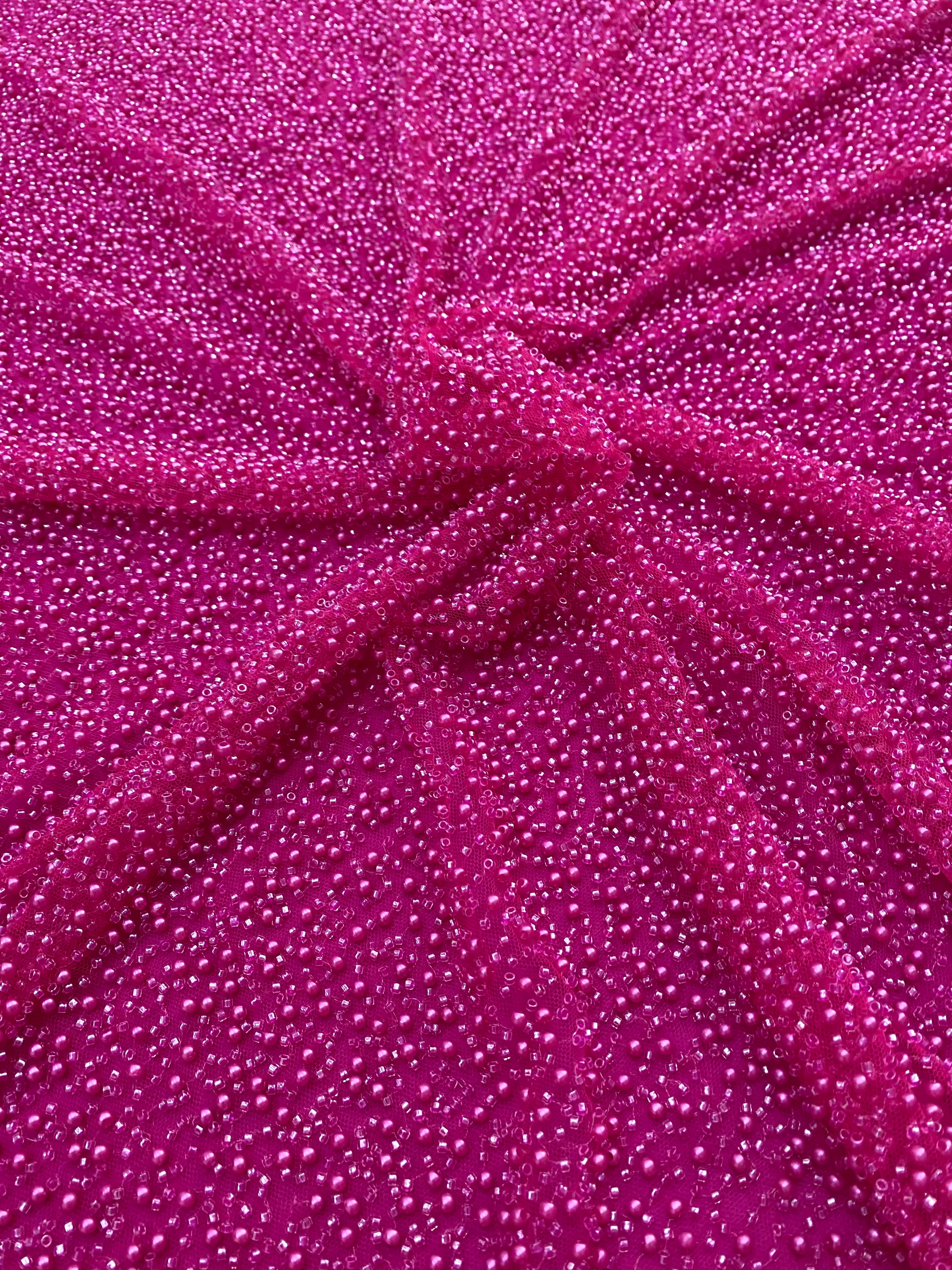 Dantela Couture Fucsia cu Model General, cu Perle si Margele