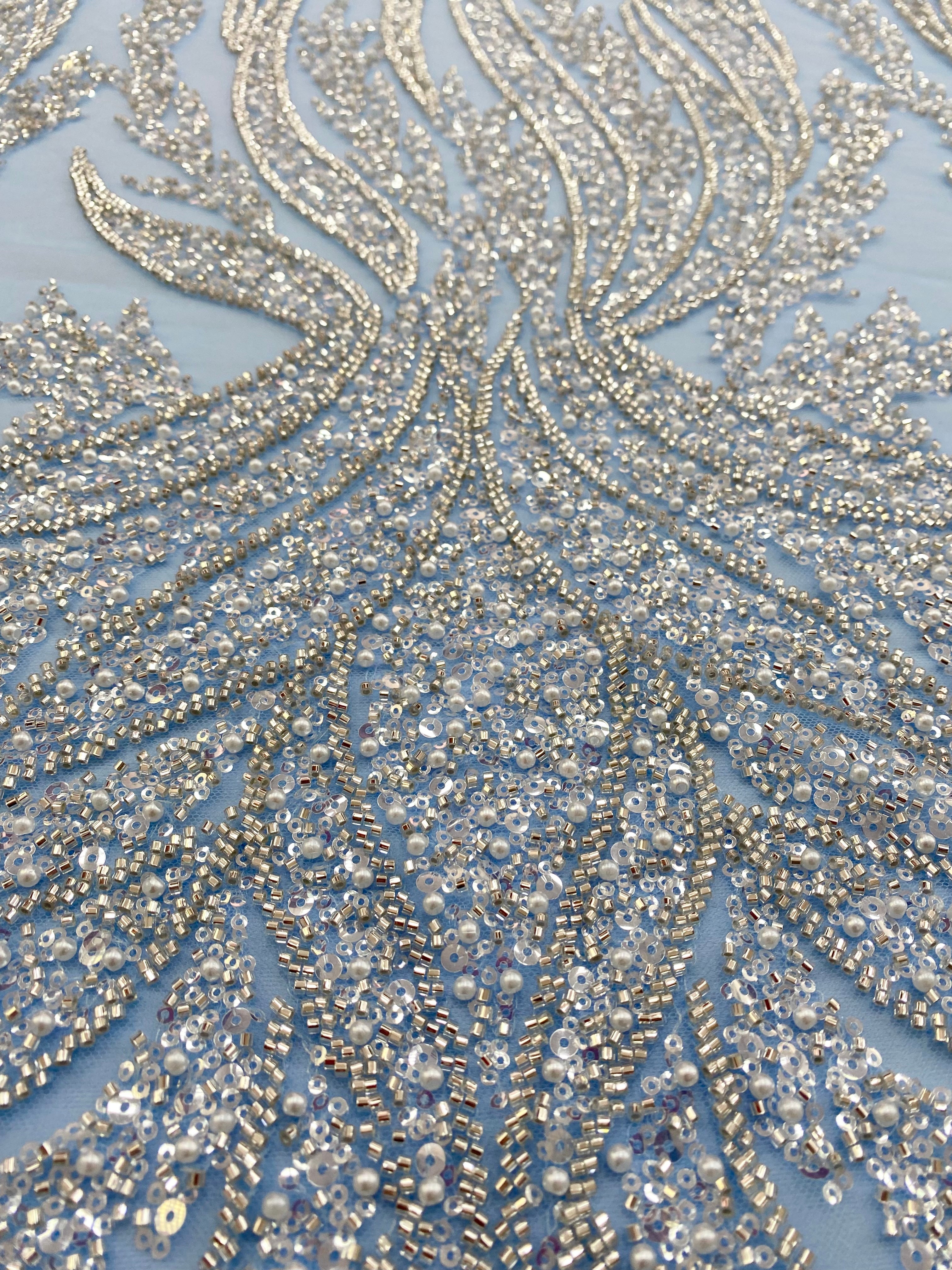 Cupon 0.9 m - Dantela Couture Argintie pe Tulle Bleu, cu Model Simetric, cu Margele si Paiete