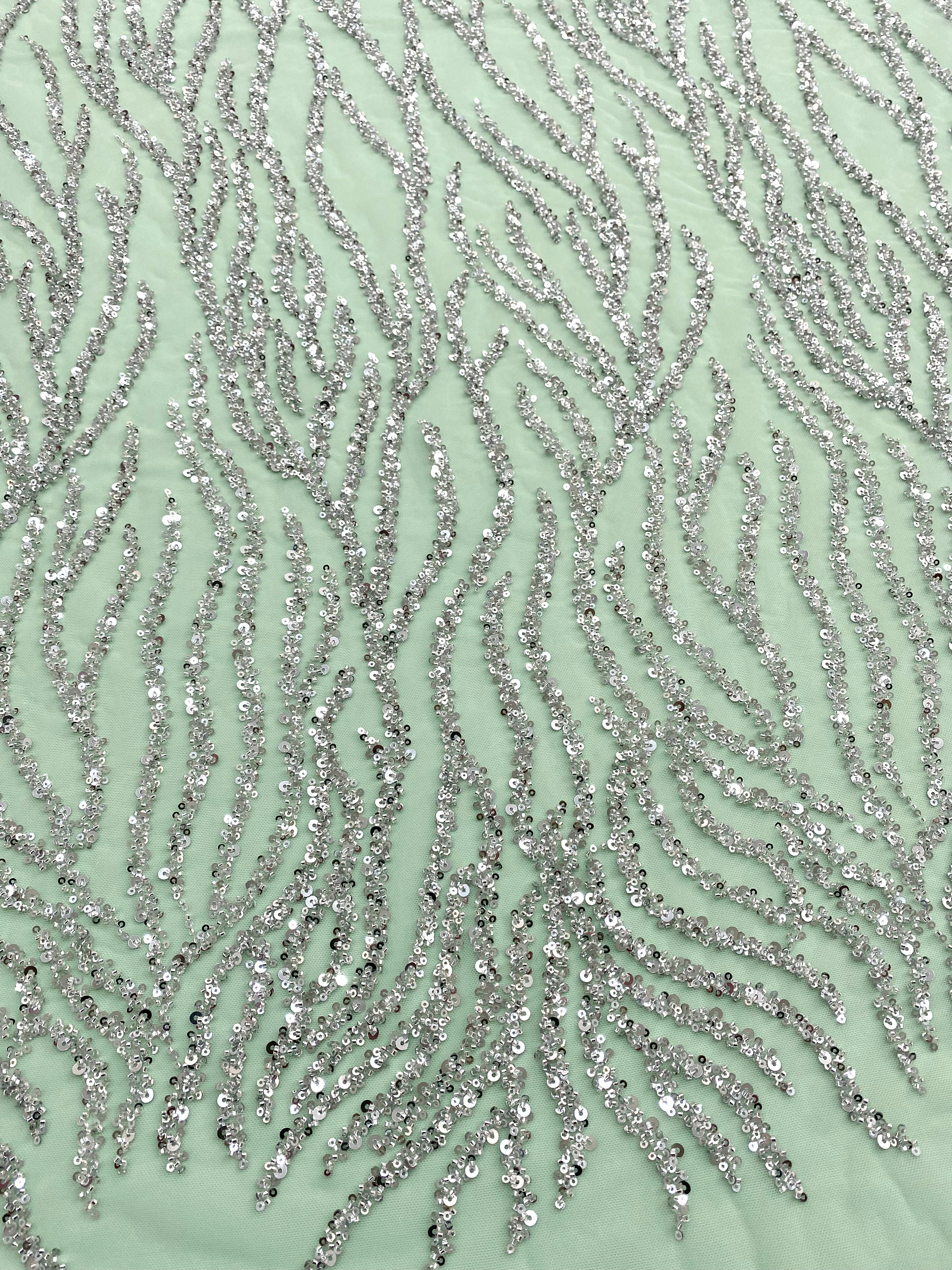 Dantela Couture Argintie pe Tulle Verde Menta cu Siraguri, cu Margele si Paiete